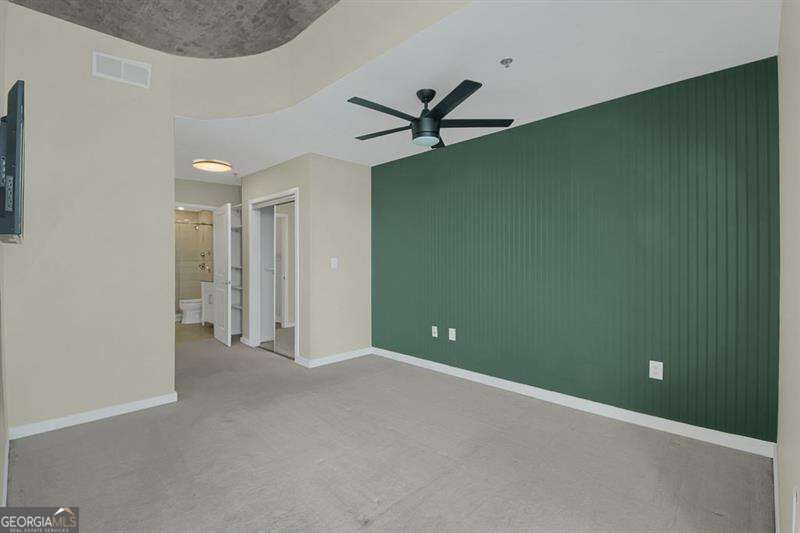 361 17th Street # 910 Property Photo 8