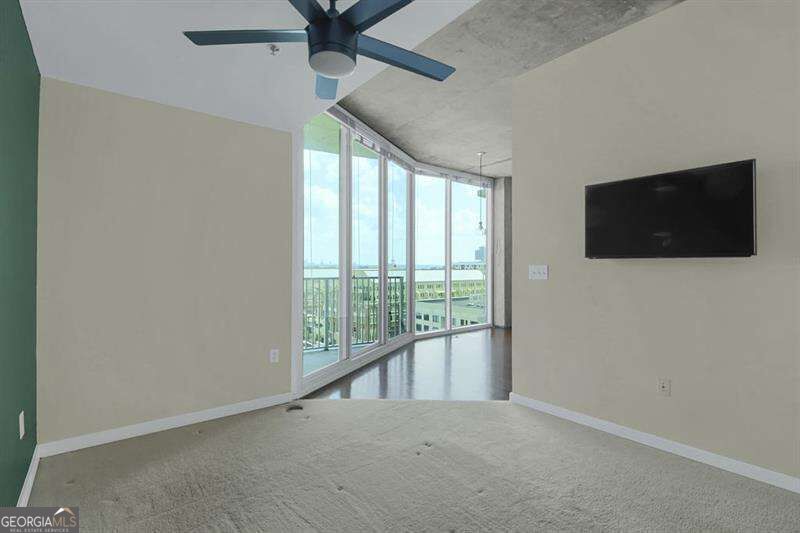 361 17th Street # 910 Property Photo 9