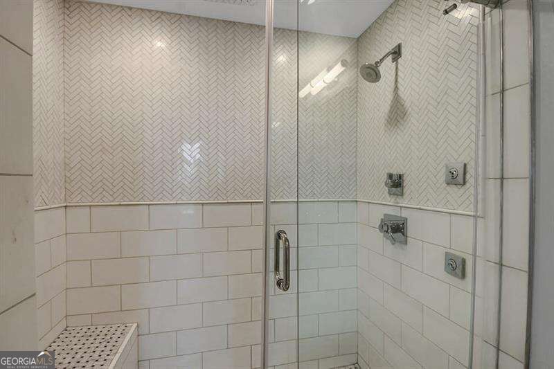 361 17th Street # 910 Property Photo 10