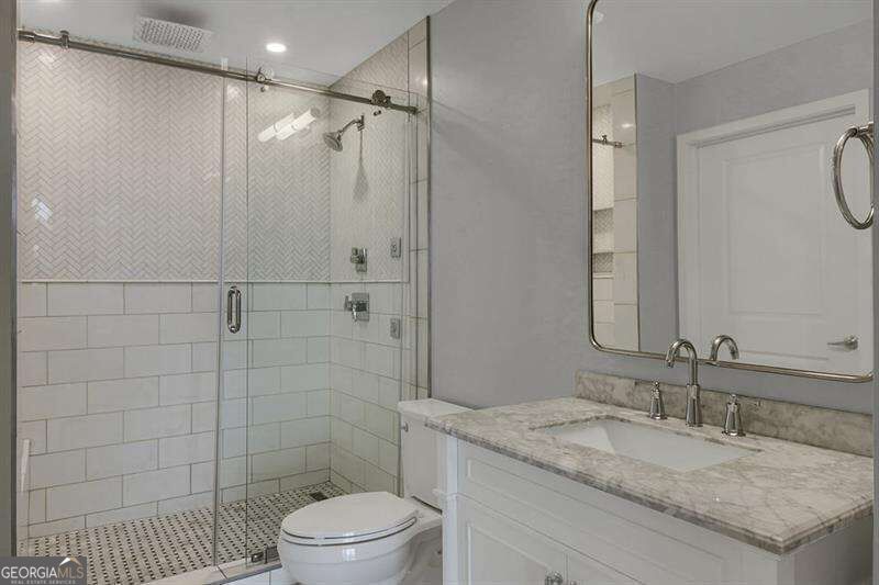 361 17th Street # 910 Property Photo 11