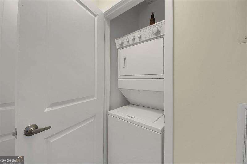 361 17th Street # 910 Property Photo 15