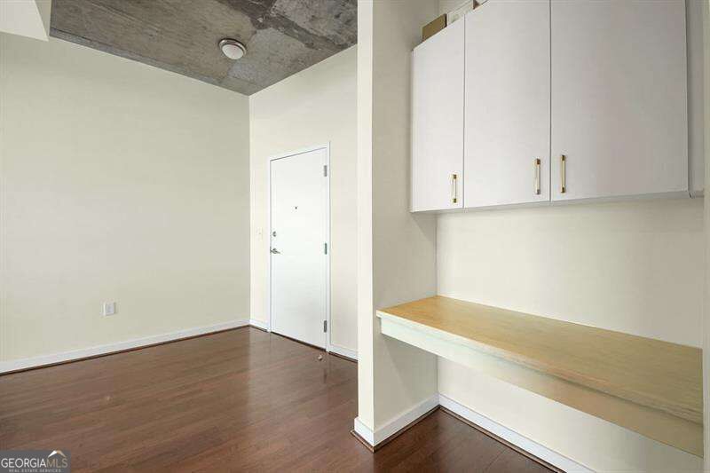 361 17th Street # 910 Property Photo 16
