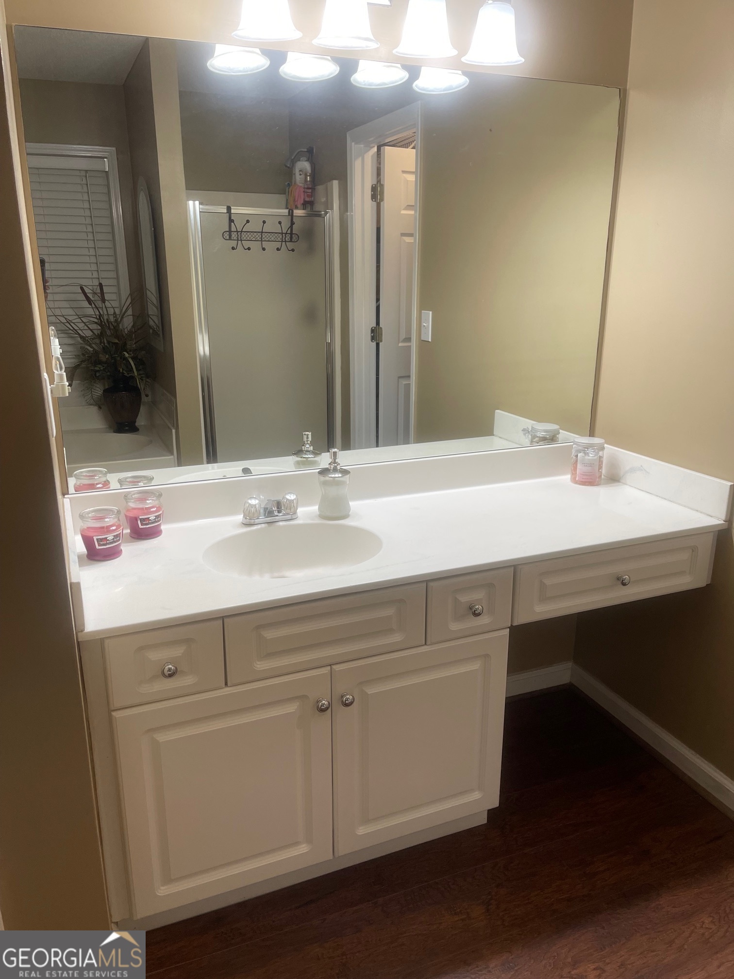 103 Live Oak Court Property Photo 9
