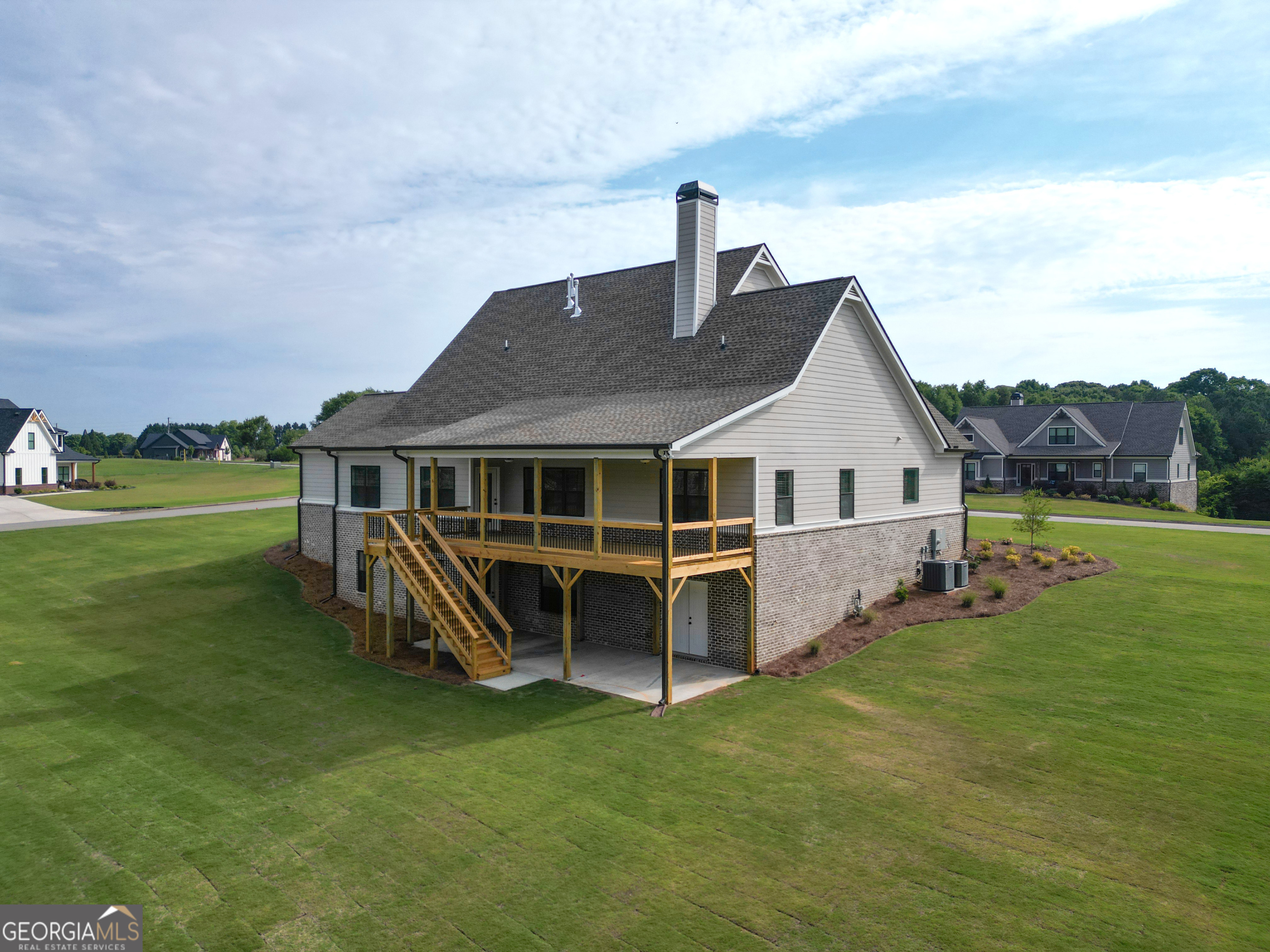 2113 Stonegate Way Property Photo 6