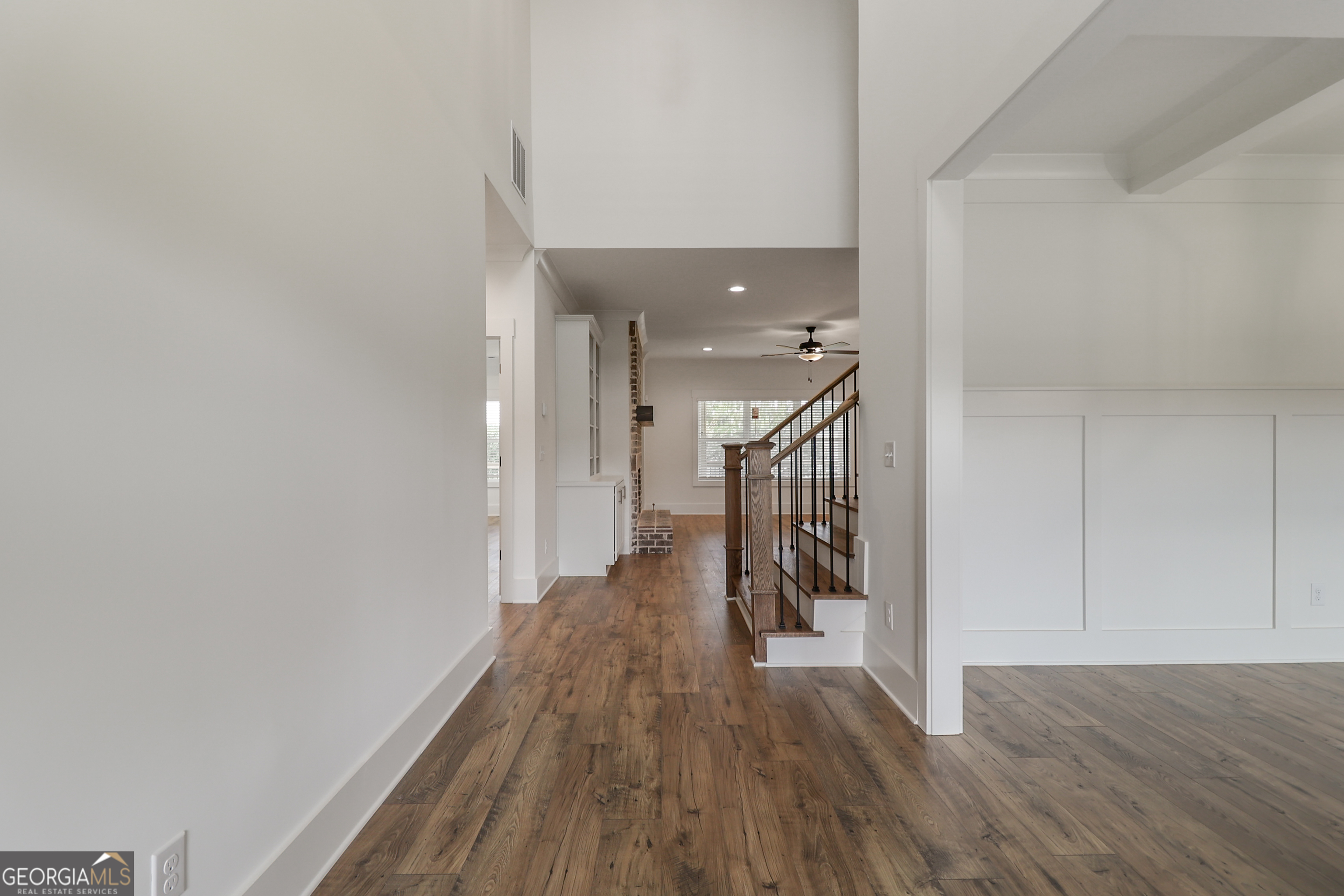 2113 Stonegate Way Property Photo 8