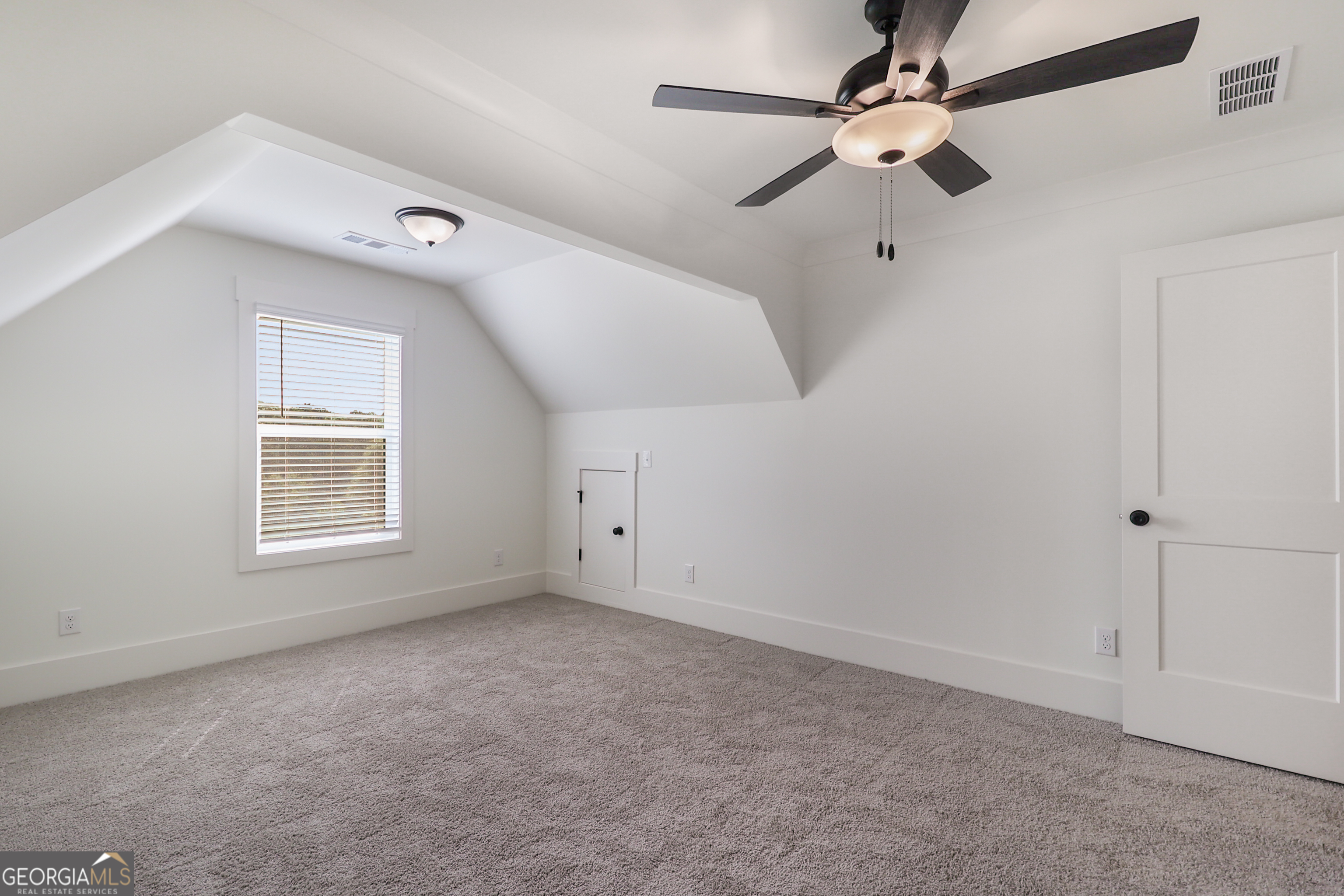 2113 Stonegate Way Property Photo 35