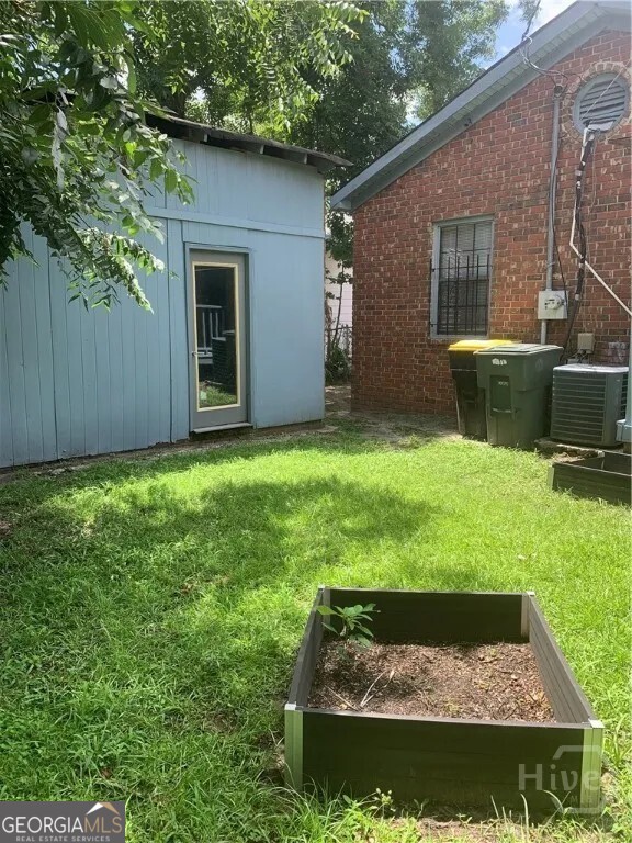 708 E 32nd Street Property Photo 19