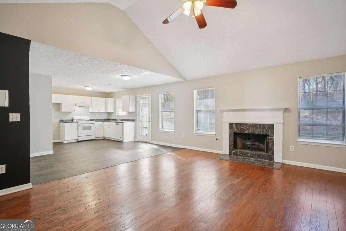 1443 Pebble Ridge Lane Property Photo 7