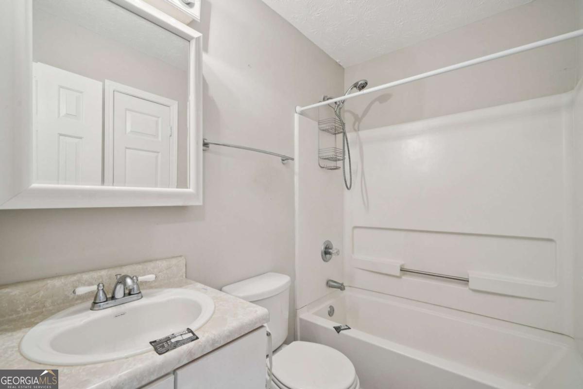 1443 Pebble Ridge Lane Property Photo 18