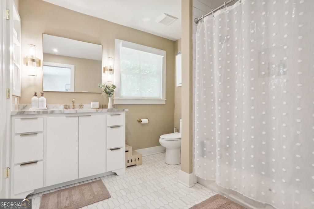 1007 Somerset Drive Nw Property Photo 10