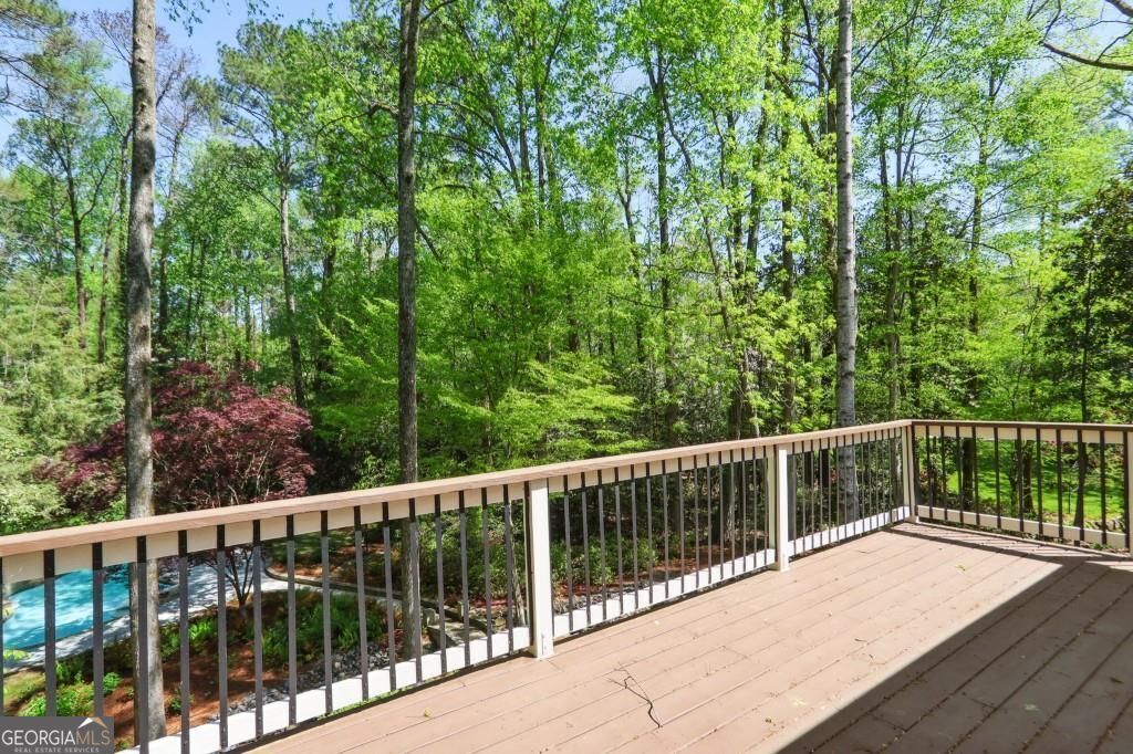 1007 Somerset Drive Nw Property Photo 17
