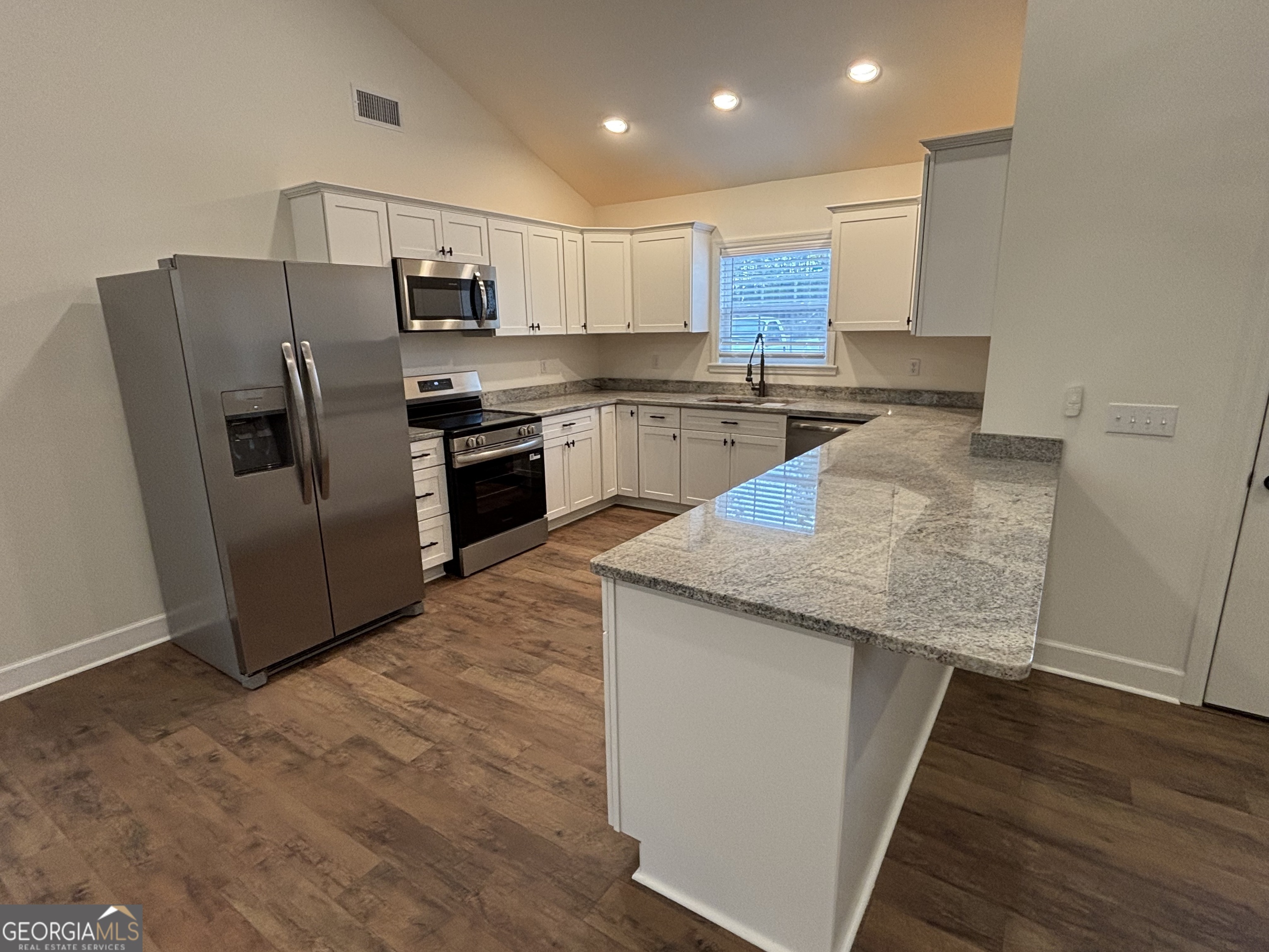 95 Tanglewood Drive Property Photo 3