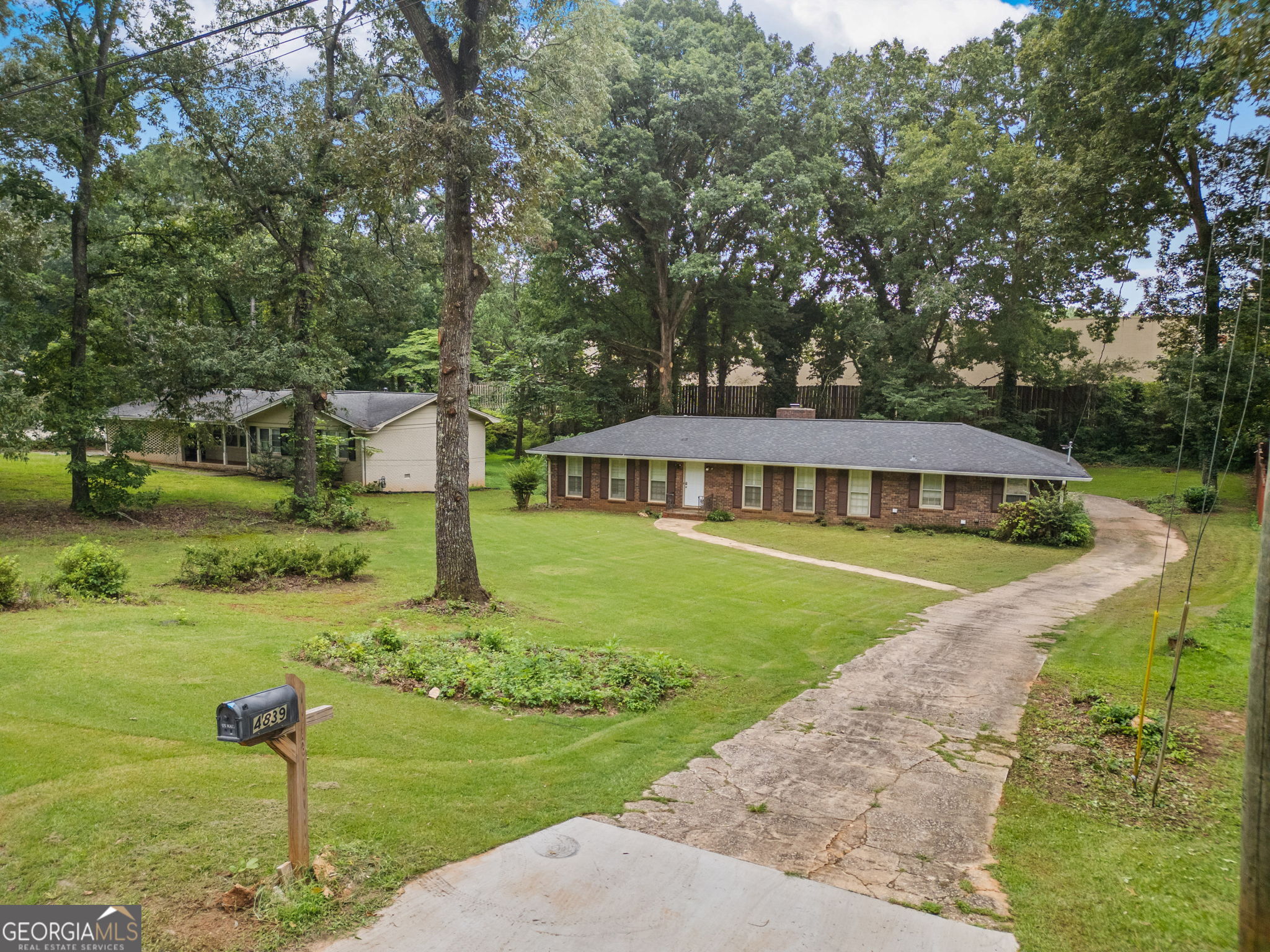 4839 Lehigh Drive Property Photo 4