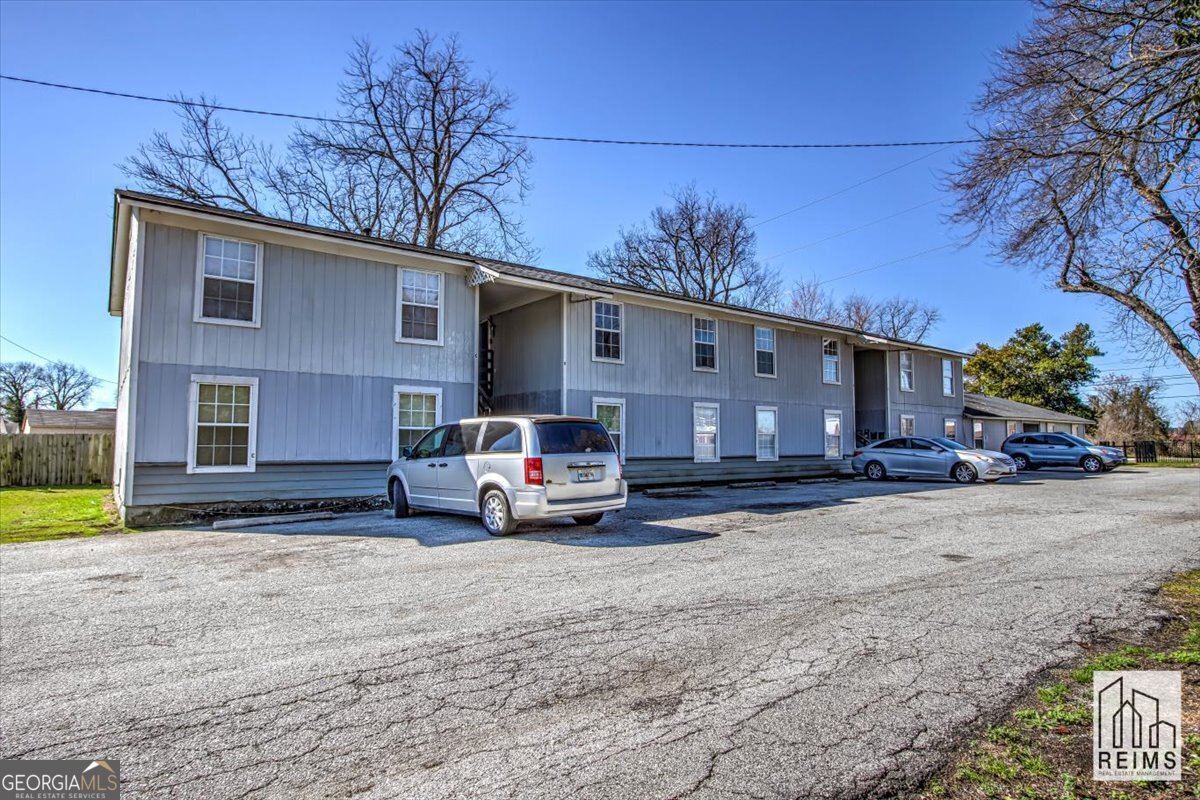 1232 12th Street # B Property Photo 2