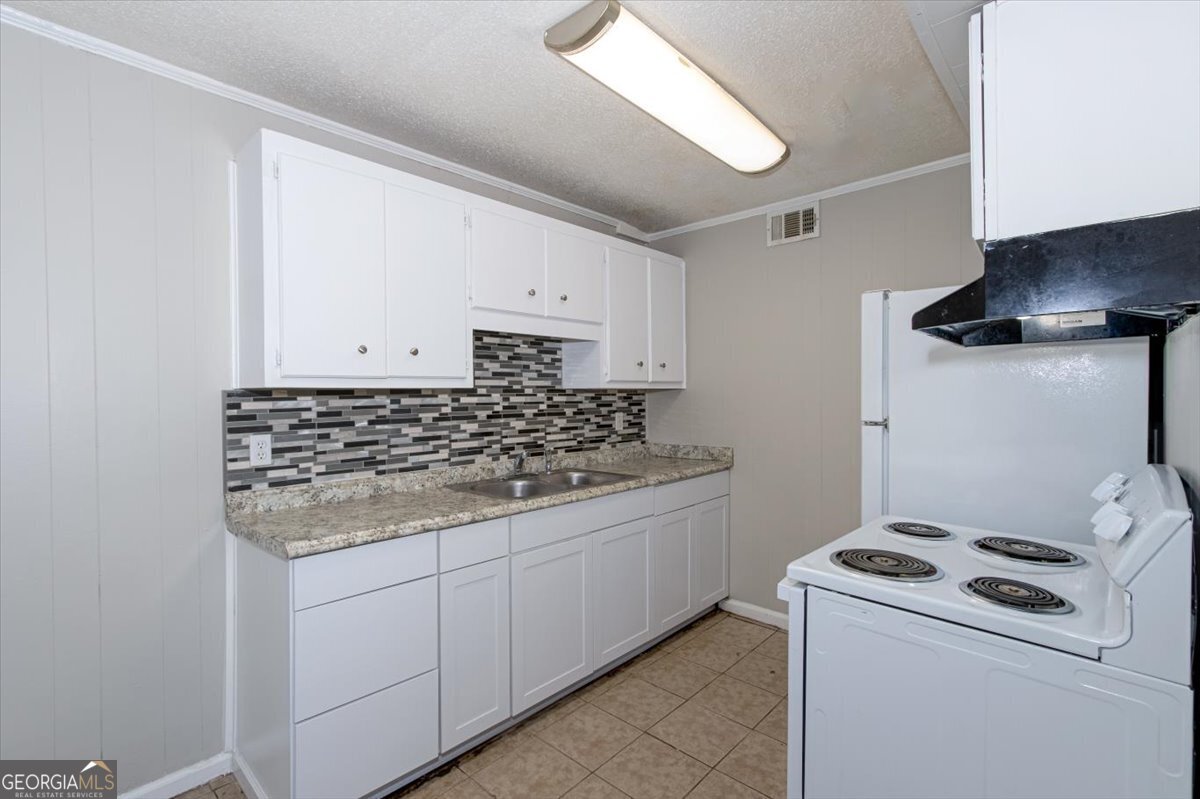 1232 12th Street # B Property Photo 5