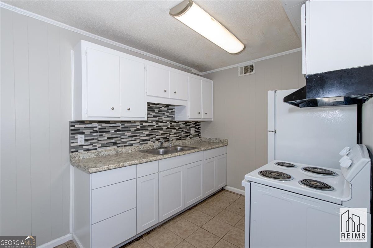 1232 12th Street # B Property Photo 17