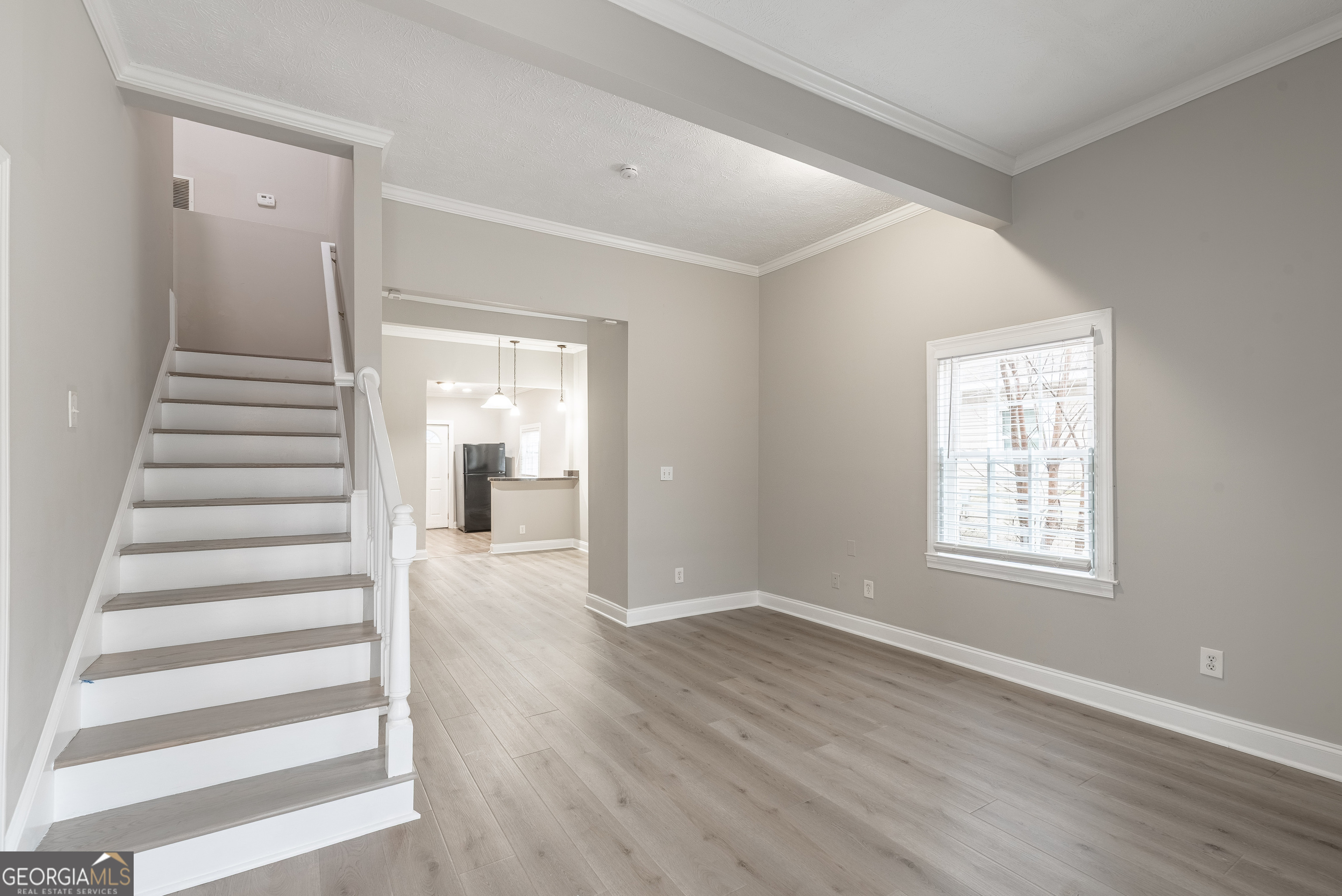 3136 E Point Street Property Photo 5
