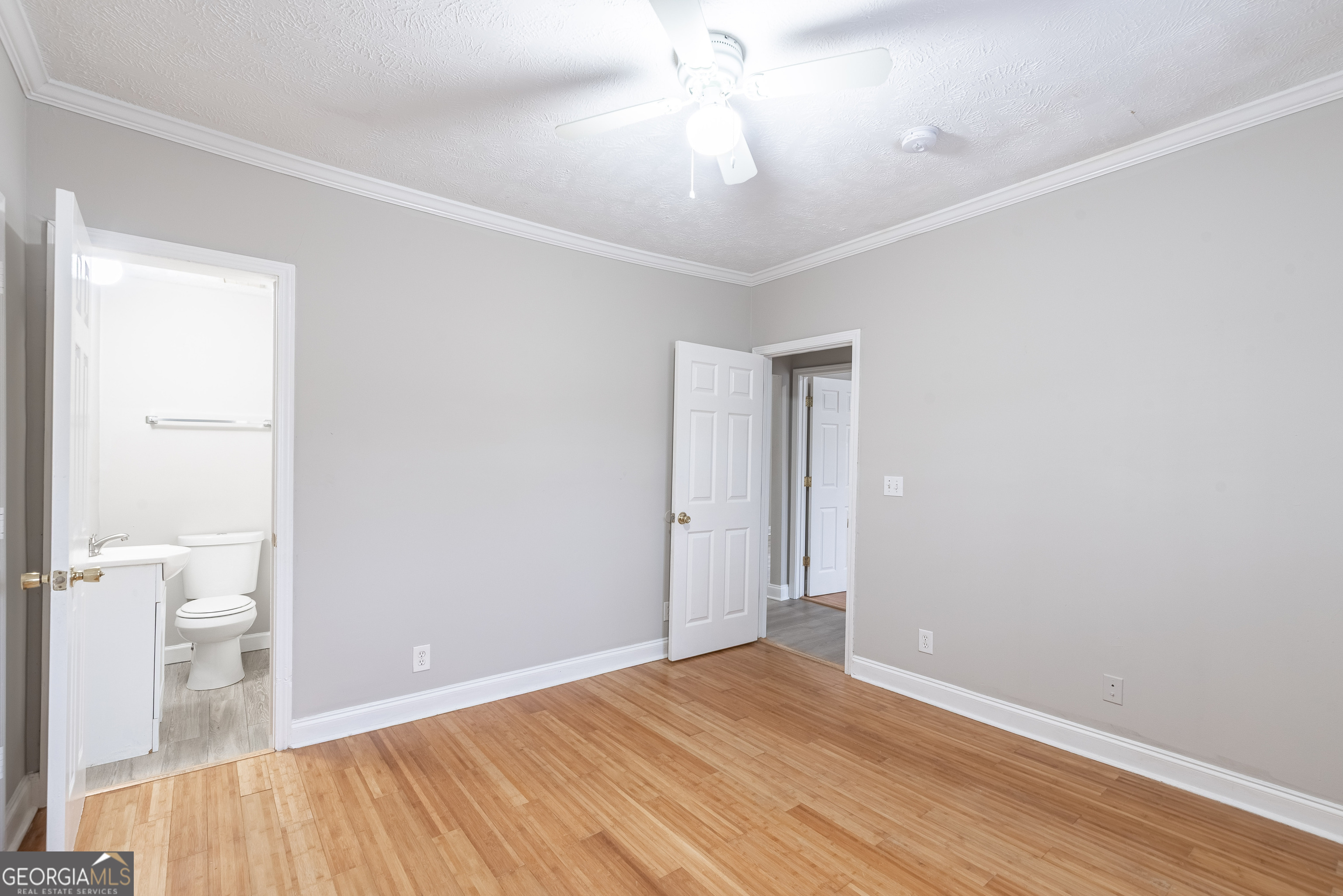 3136 E Point Street Property Photo 17