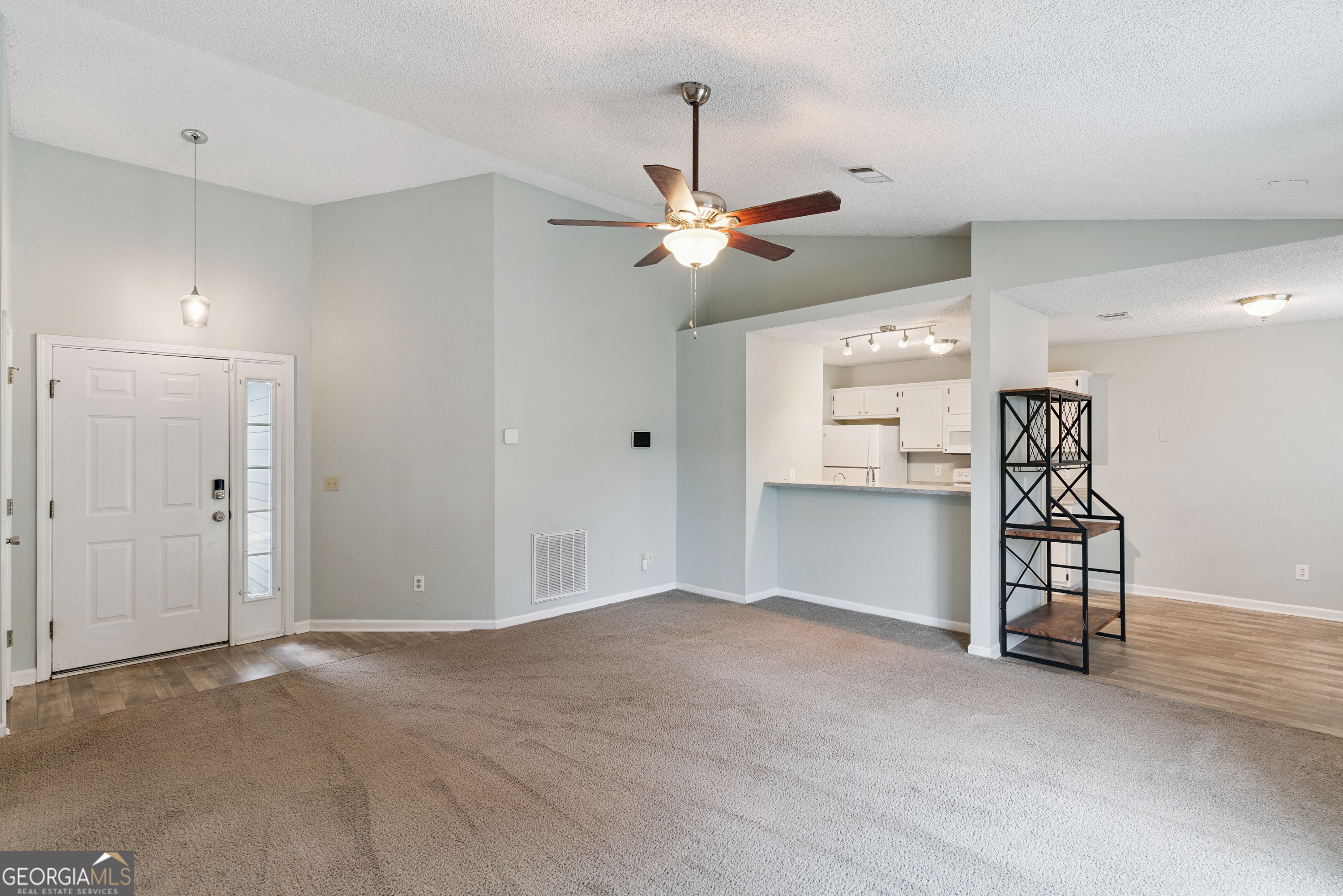 201 Foxwood Drive Property Photo 8