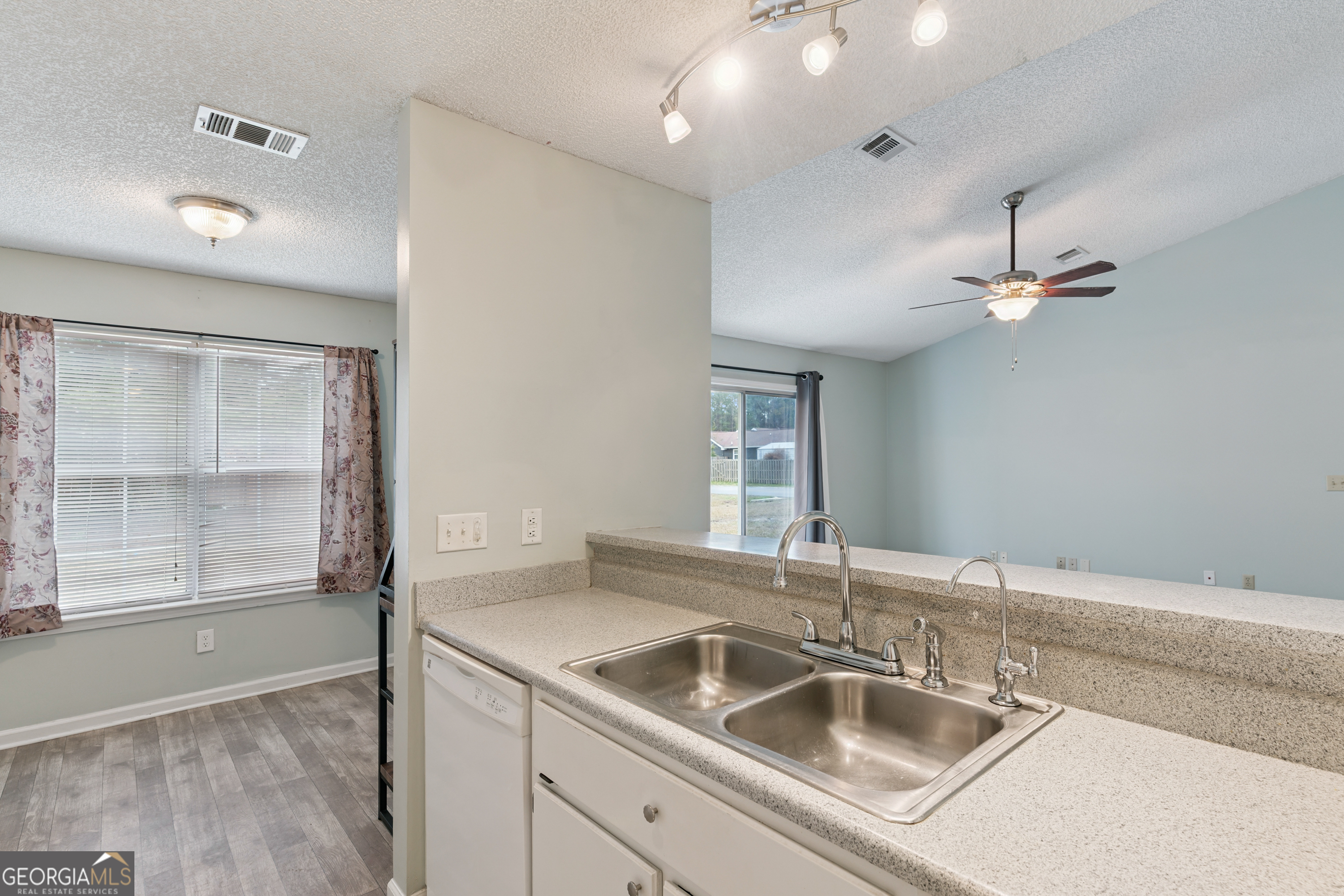 201 Foxwood Drive Property Photo 10