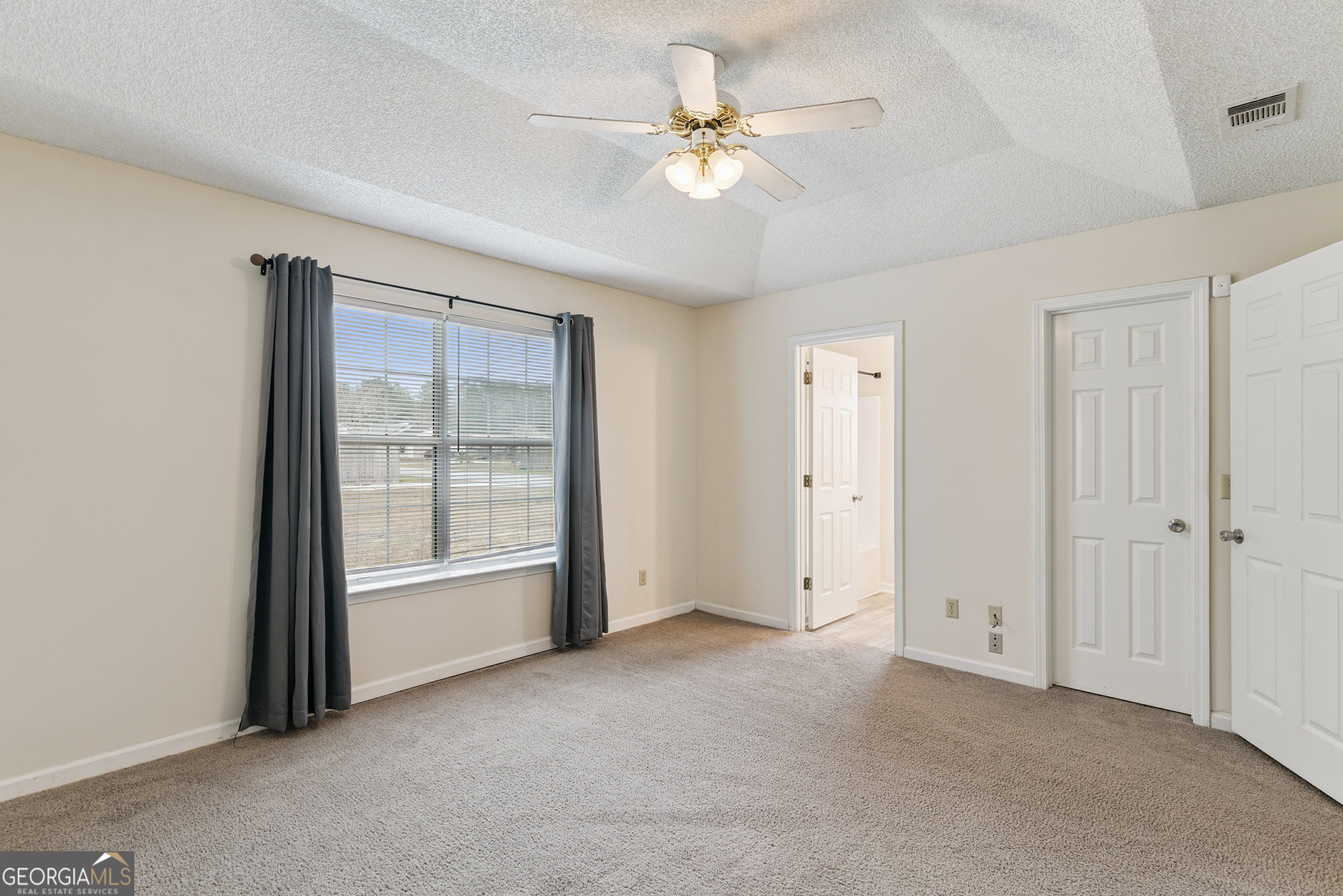 201 Foxwood Drive Property Photo 15