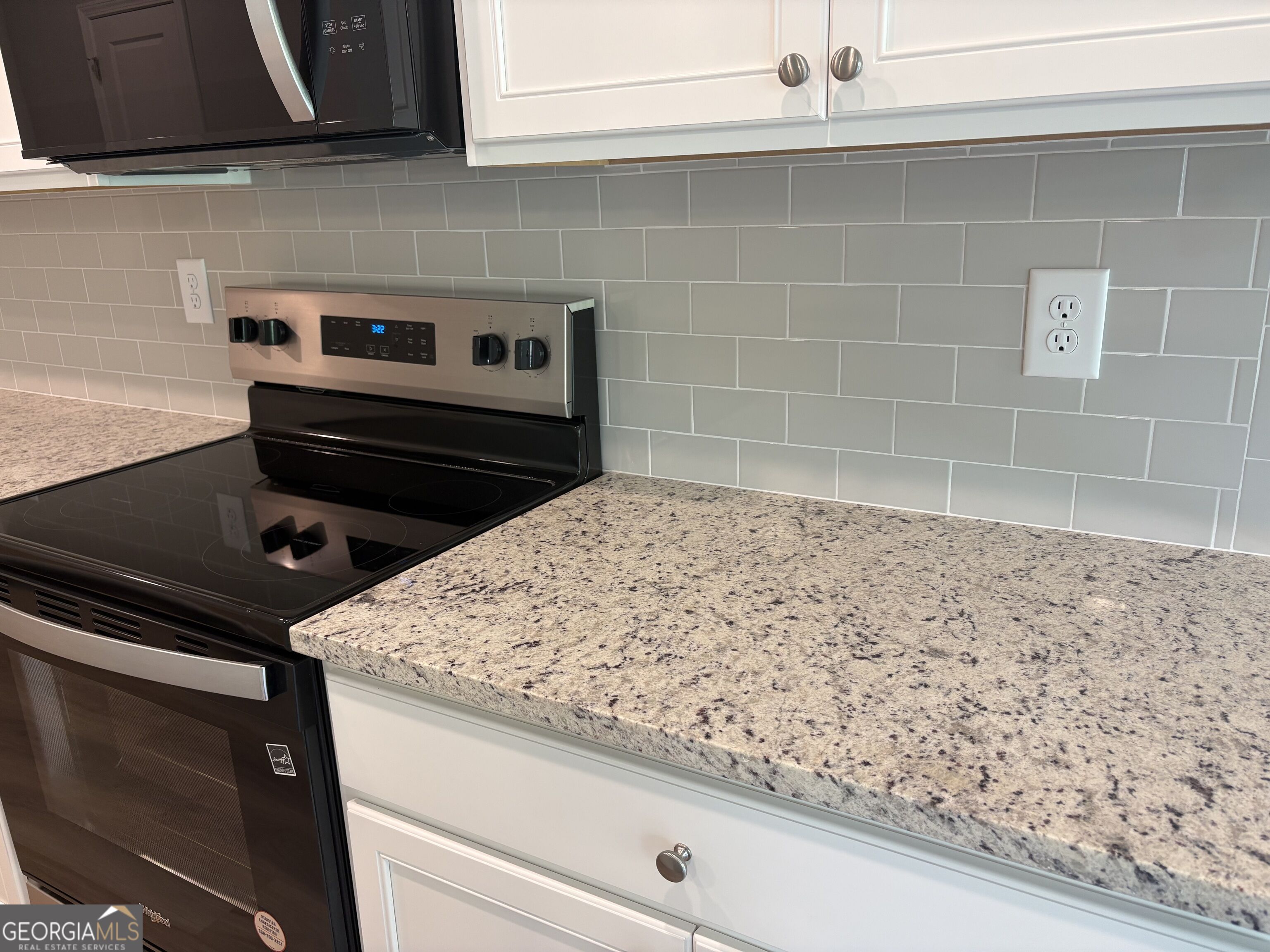 5282 Fox Den Road Property Photo 8