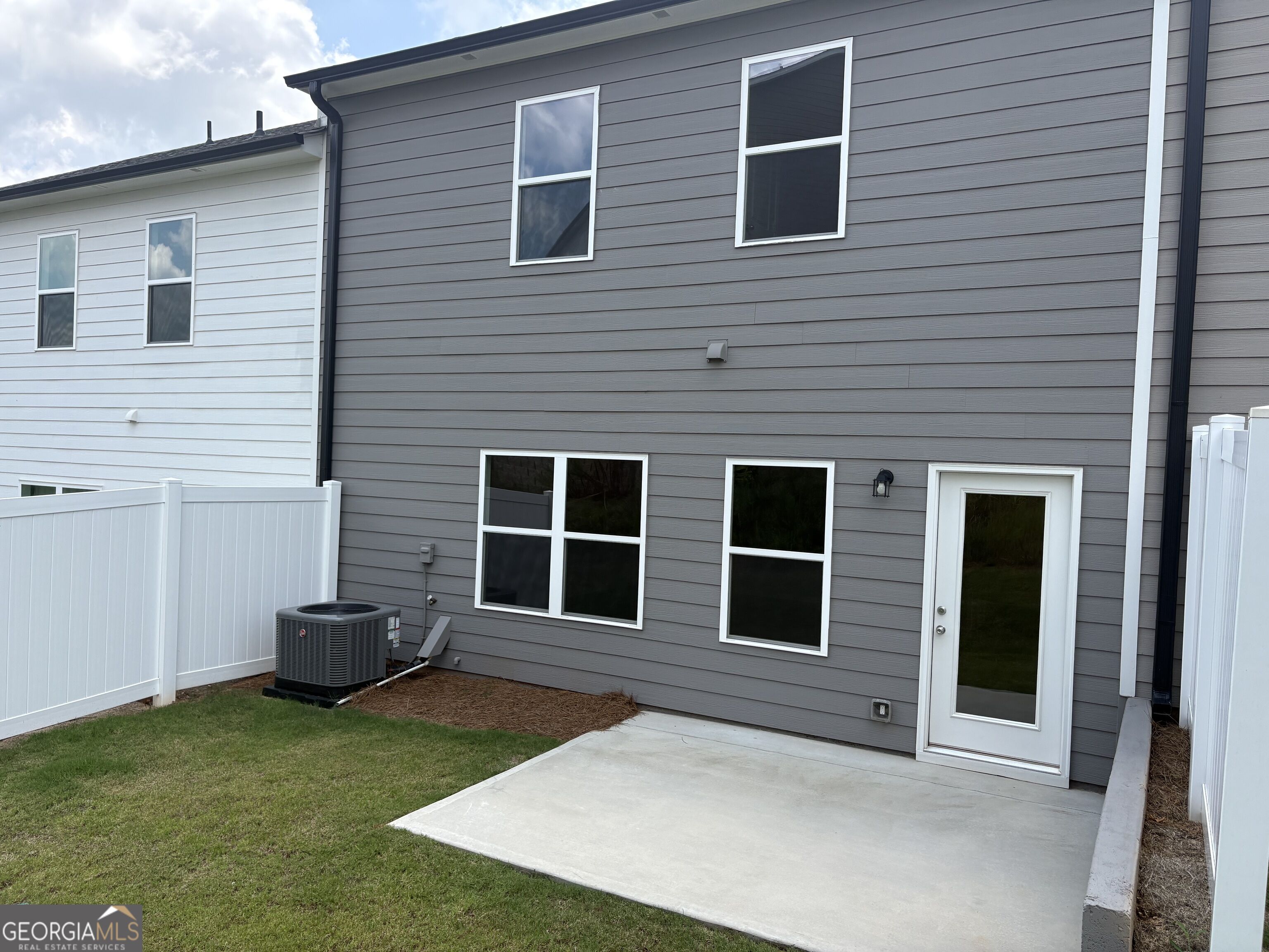 5282 Fox Den Road Property Photo 9
