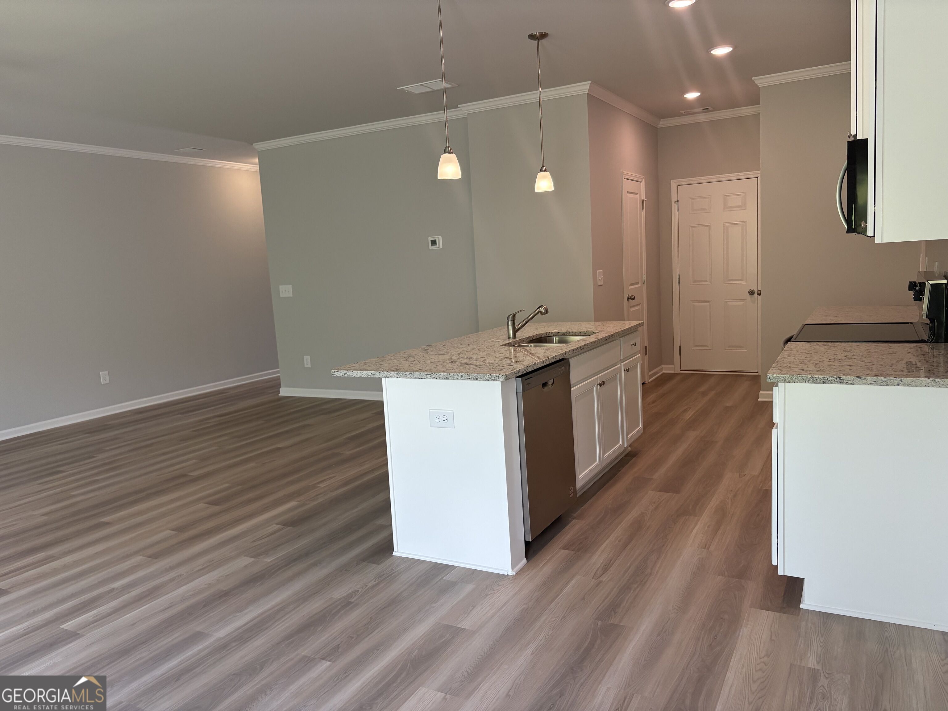 5282 Fox Den Road Property Photo 13