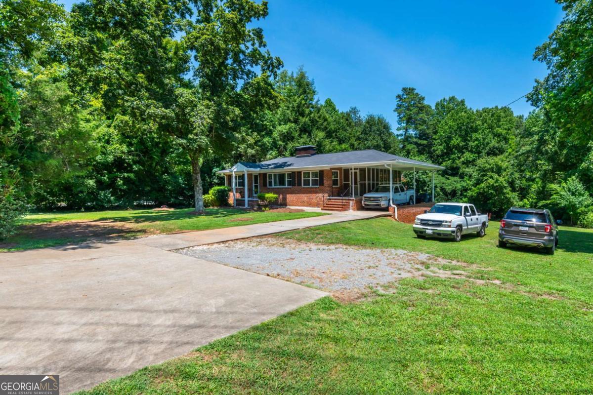 4270 S Main Street Property Photo 5