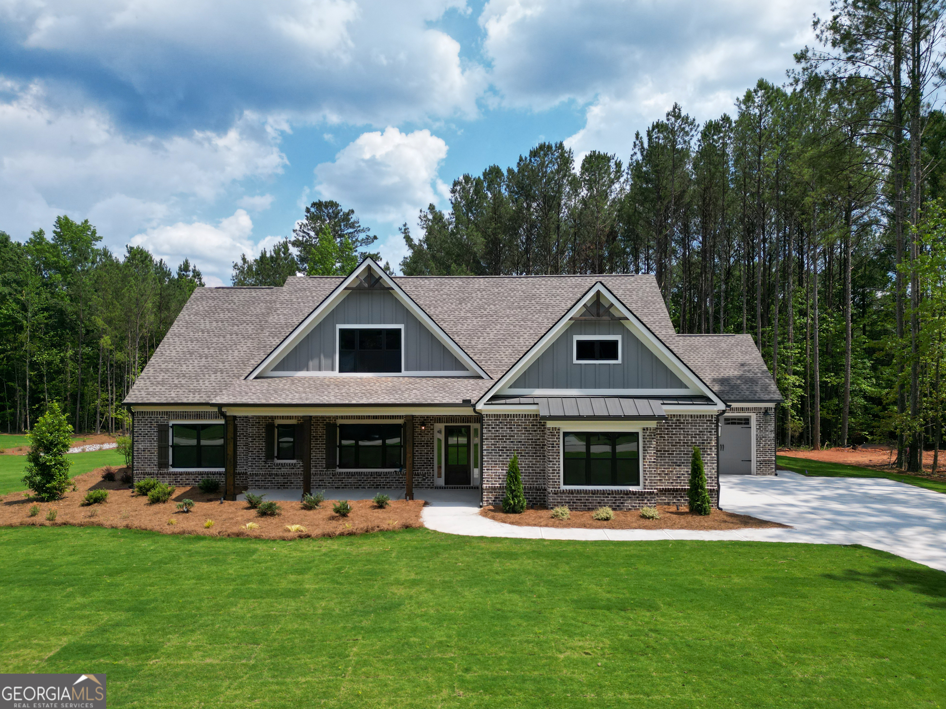 617 Shepherds Crossing Property Photo 1