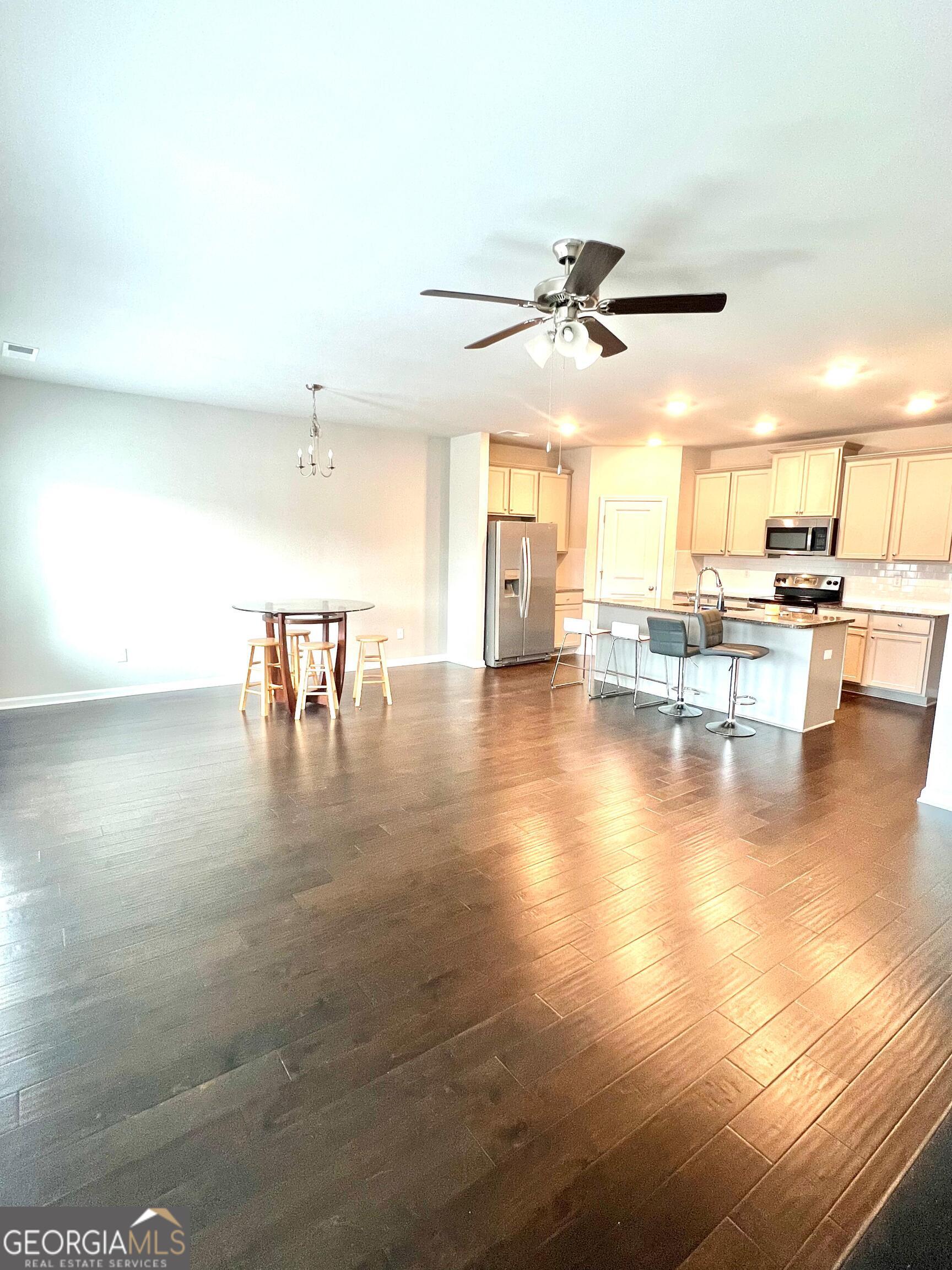 2206 Justify Lane Property Photo 3