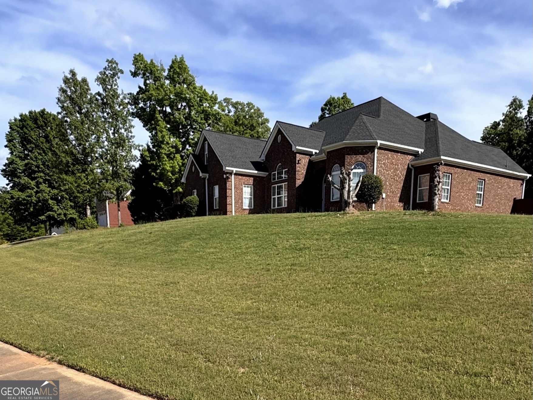 320 Pecan Court Property Photo 3