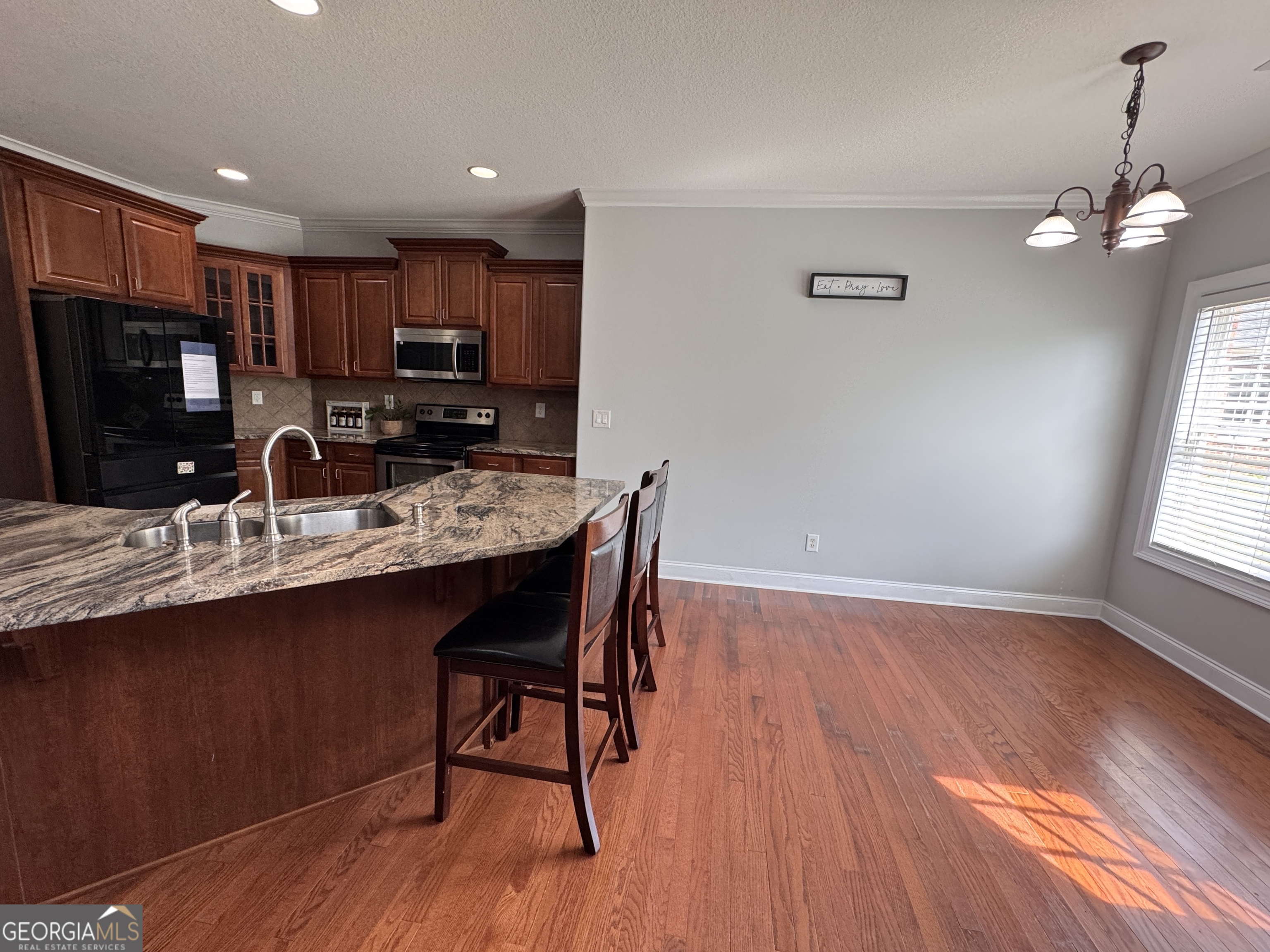 320 Pecan Court Property Photo 24