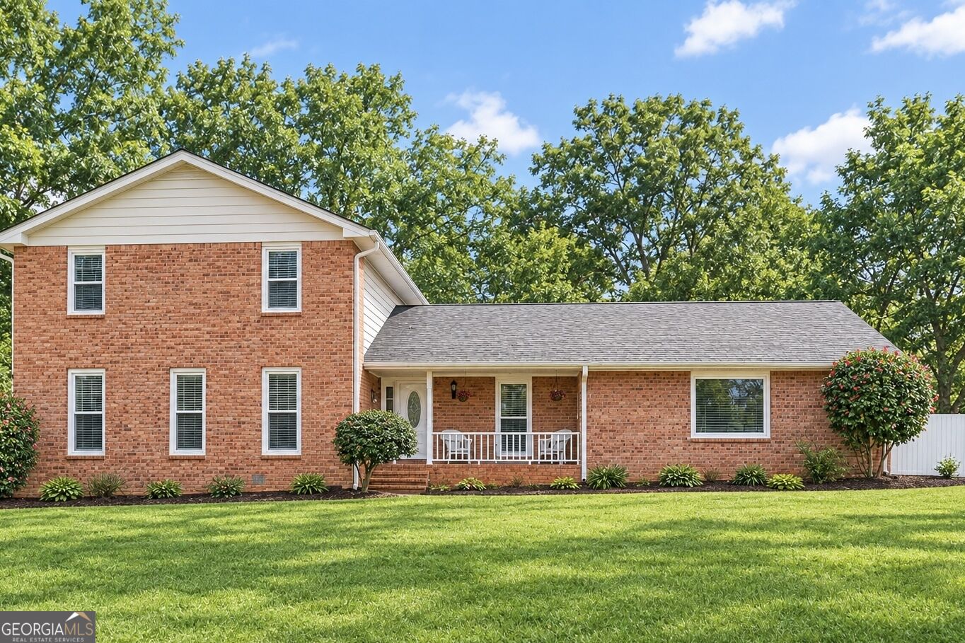 2571 Highland Golf Course Drive SE Property Photo 1