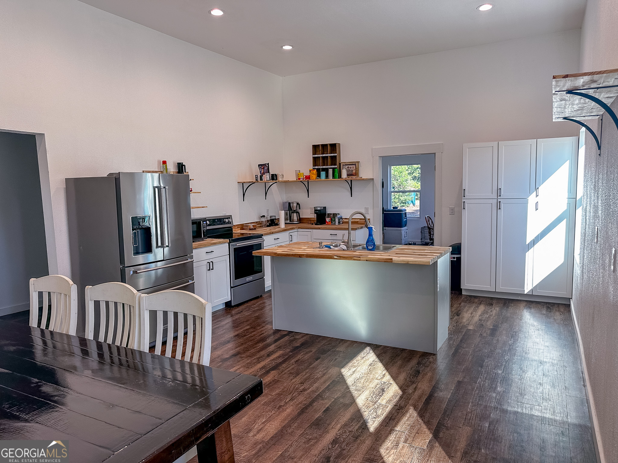 720 Wise Road Property Photo 14
