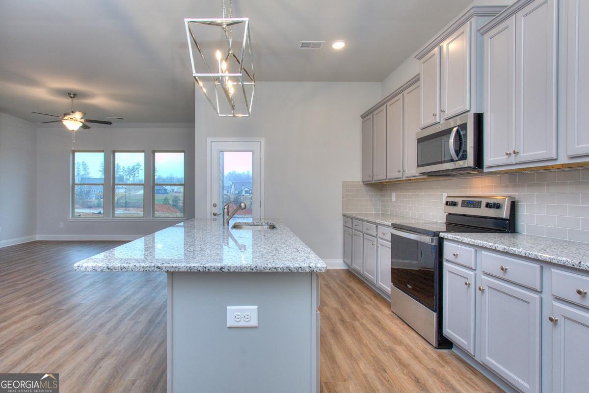 154 Classic Overlook Property Photo 14