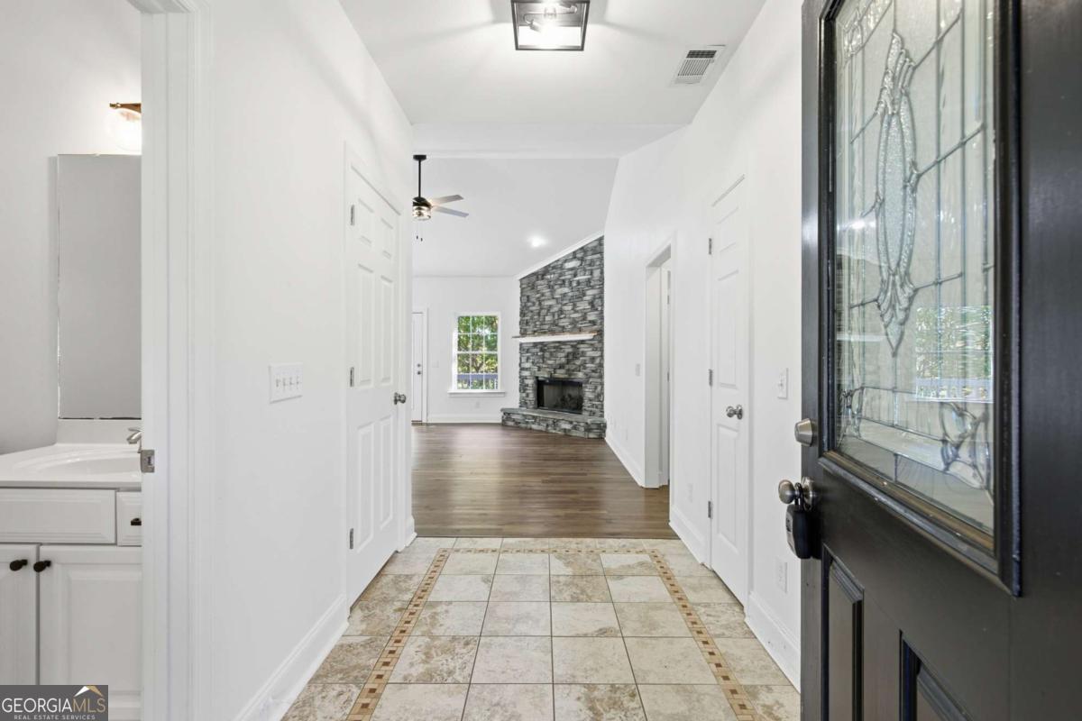 622 Spring Crest Road Property Photo 4