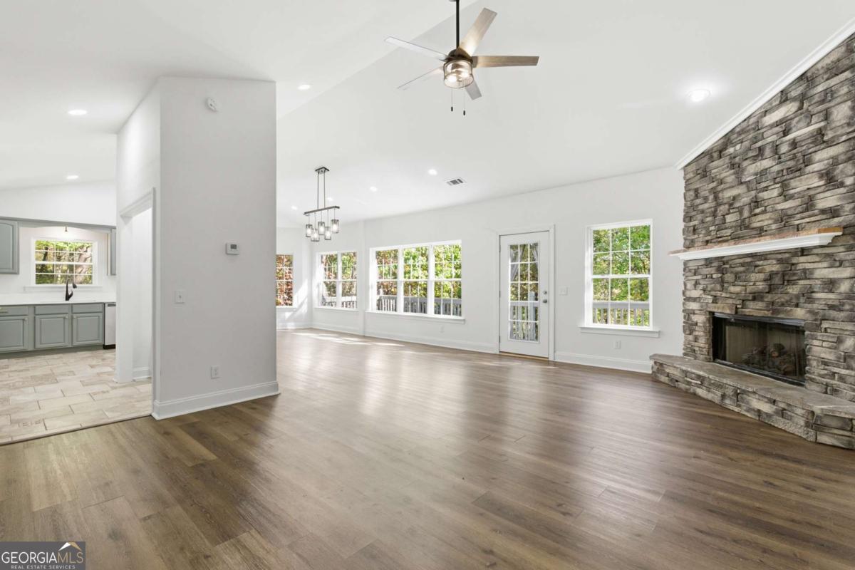 622 Spring Crest Road Property Photo 6