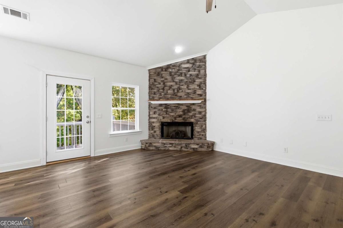 622 Spring Crest Road Property Photo 8