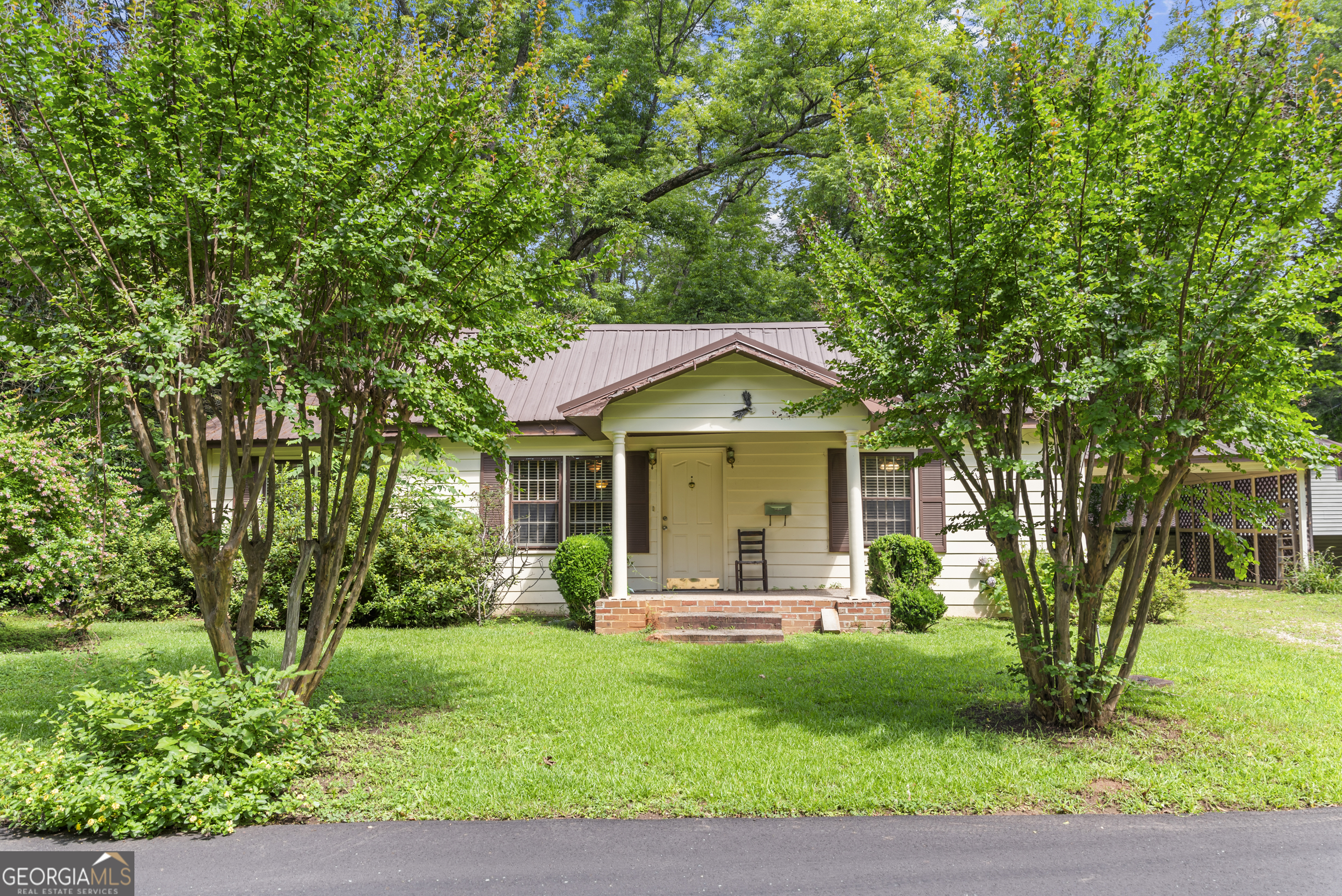 546 Fourth Street Property Photo 1