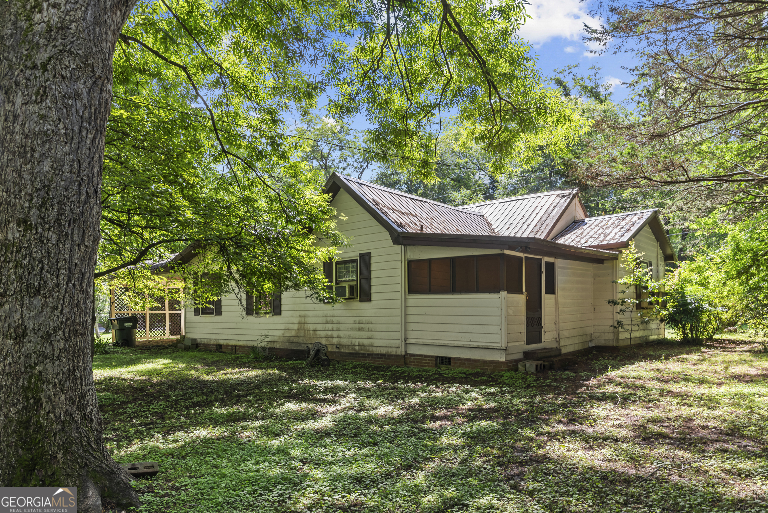 546 Fourth Street Property Photo 7