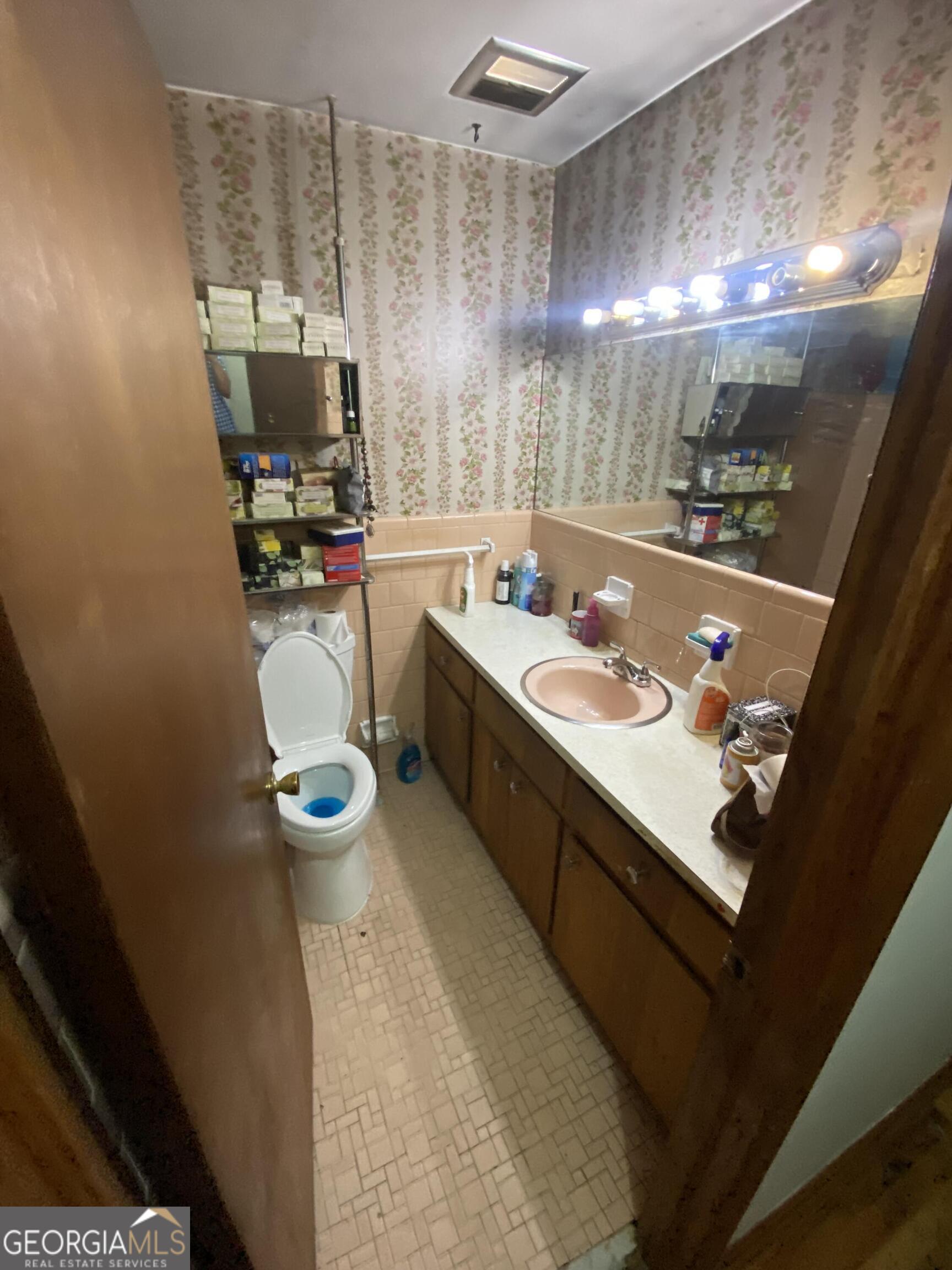 2464 Glenrock Drive Property Photo 7