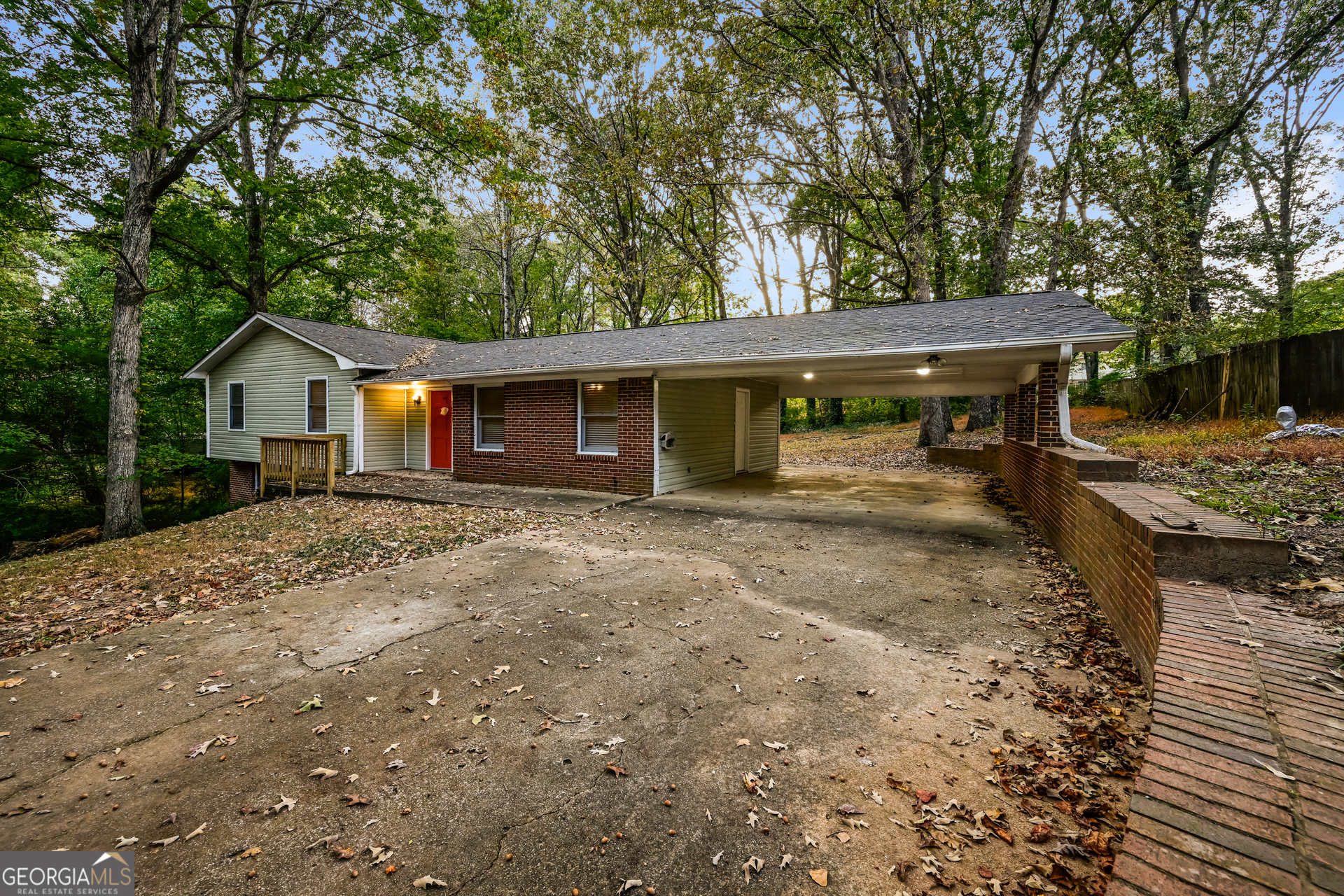 3851 N Shelby Lane Property Photo 4
