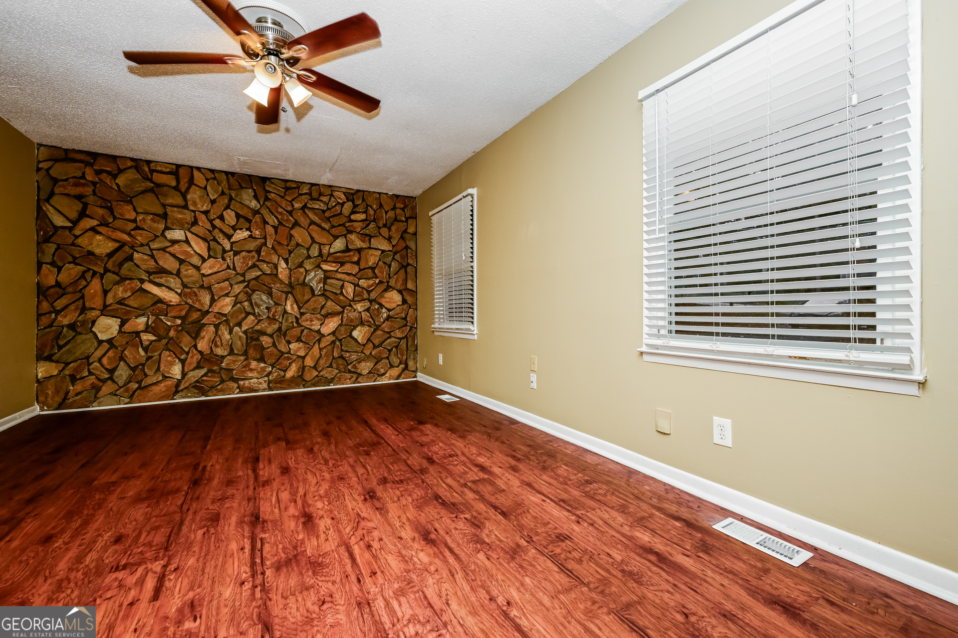 3851 N Shelby Lane Property Photo 7