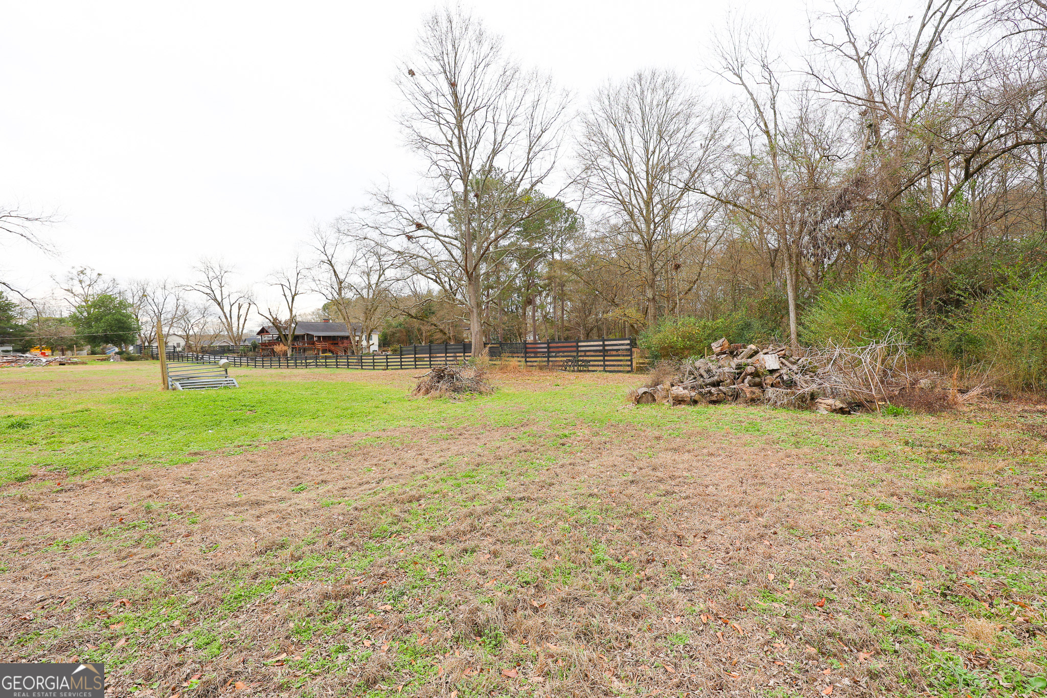 518 W Harris Street Property Photo 4