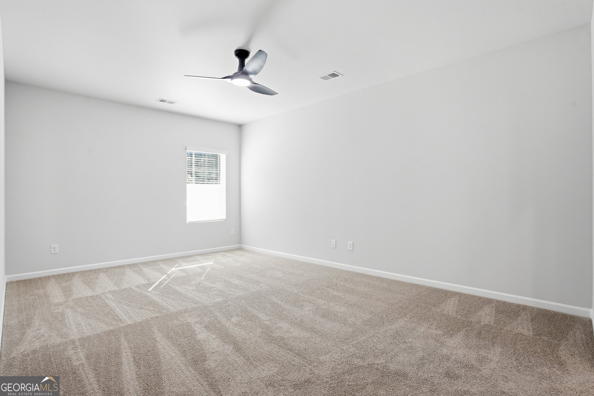371 Orwell Drive Property Photo 8