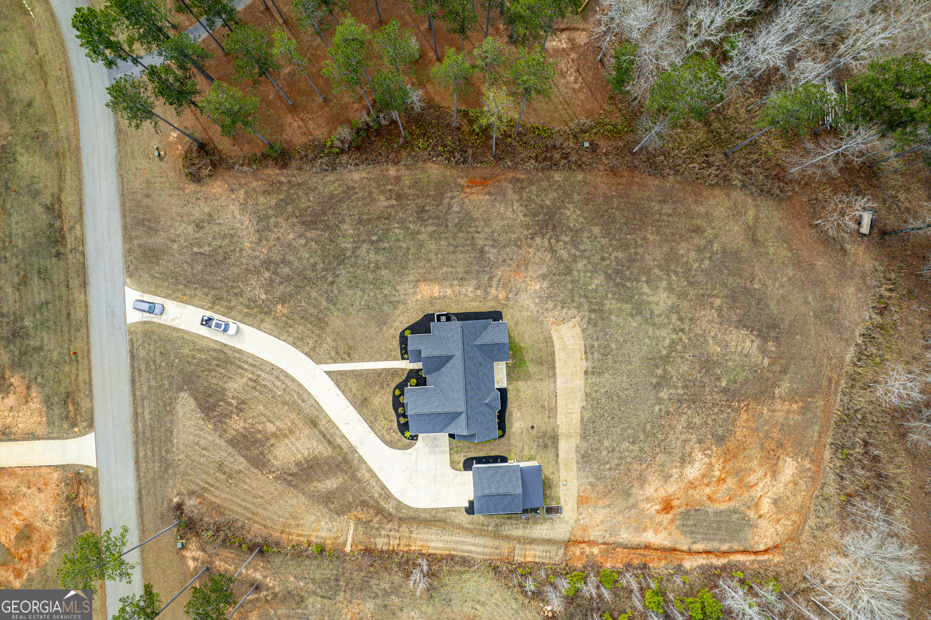 104 Oakline Court Property Photo 5