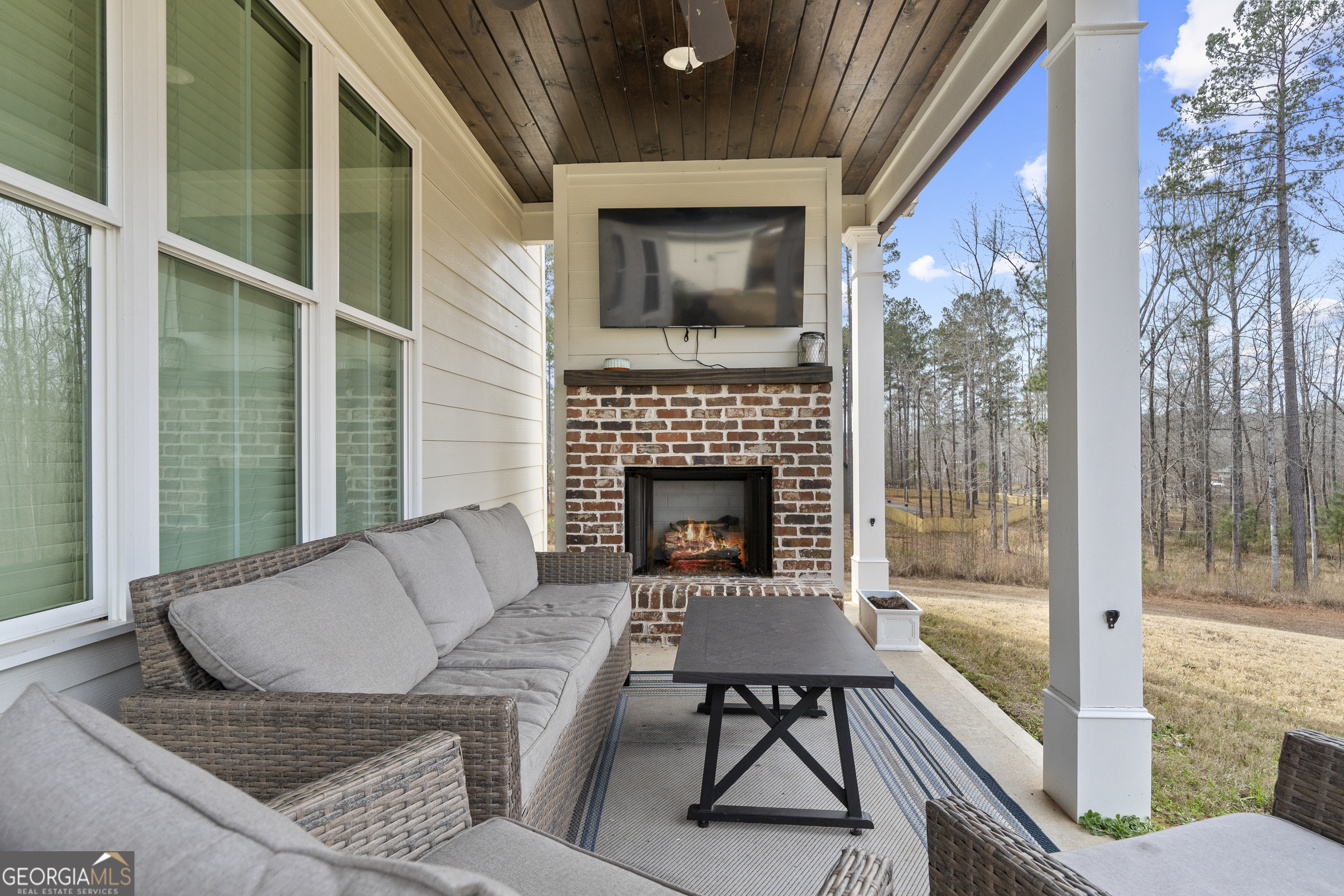 104 Oakline Court Property Photo 6