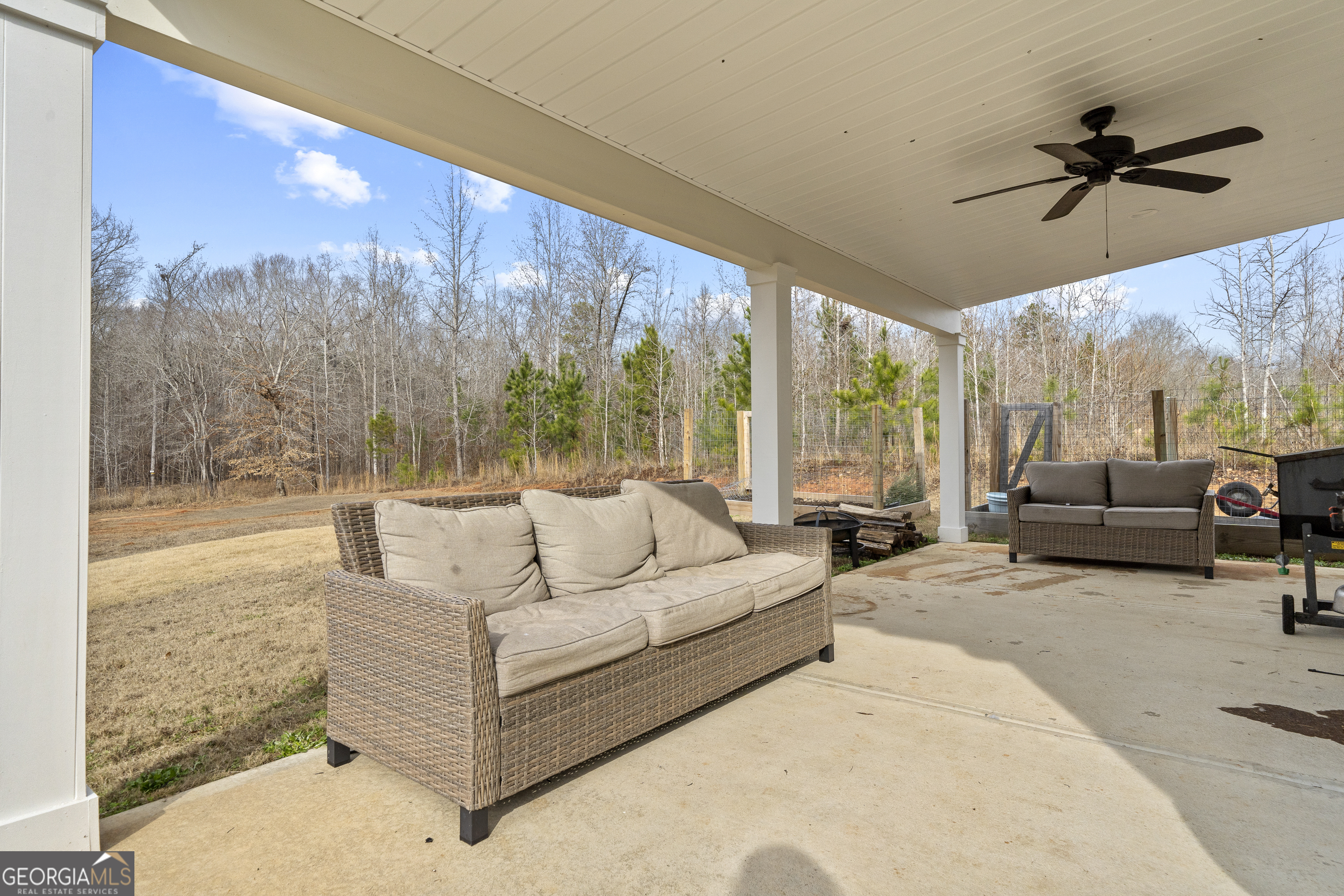 104 Oakline Court Property Photo 8