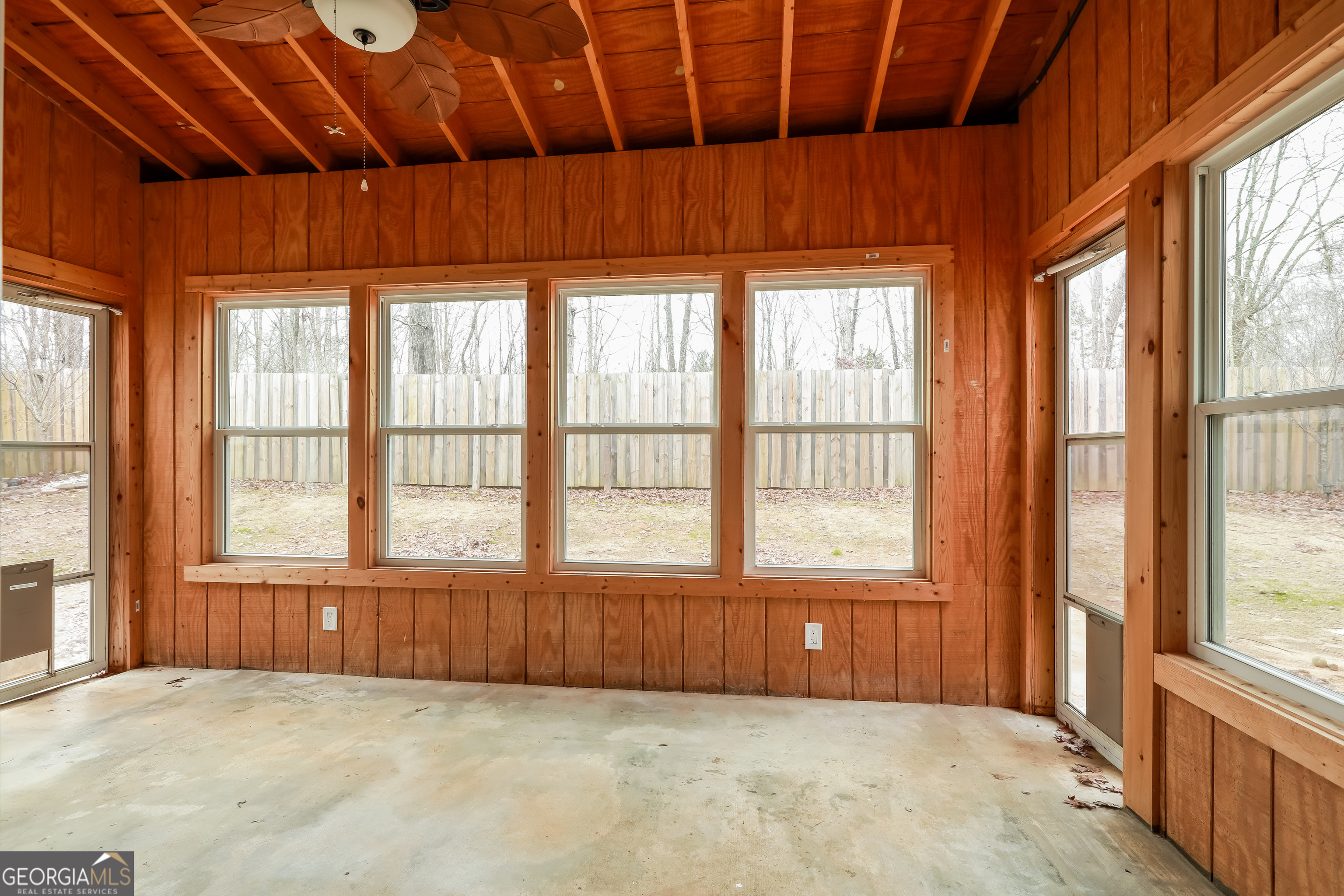 2301 Foxy Drive Property Photo 4